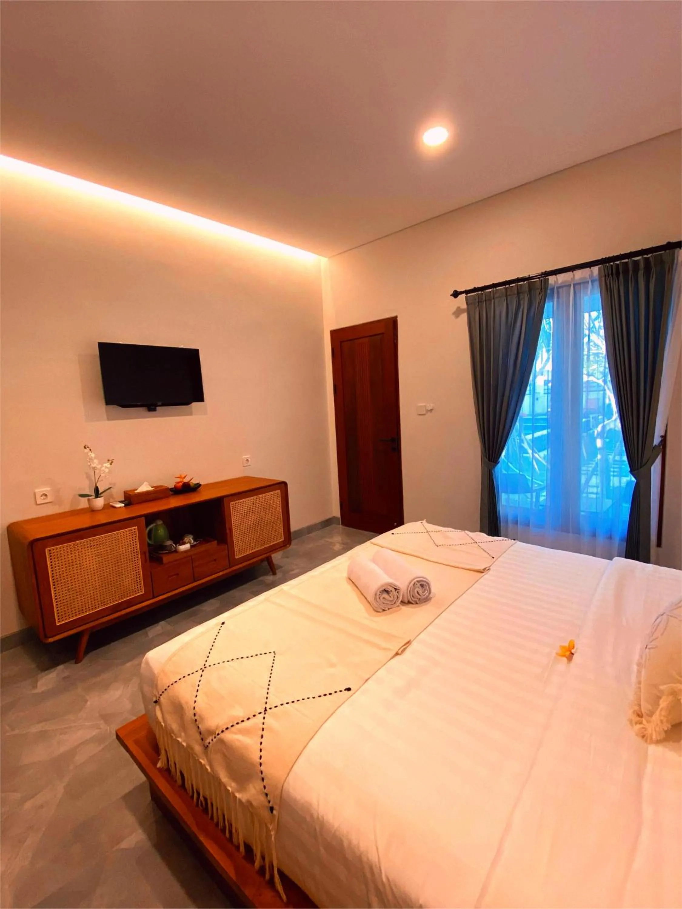 Property building, Bed in D'padang