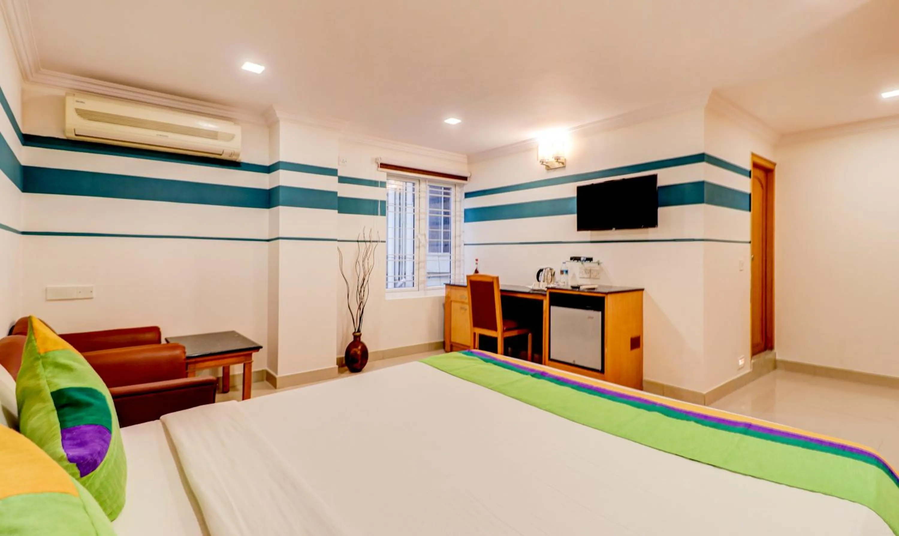 TV and multimedia, Bed in Treebo Terminus, Koramangala 5th Block