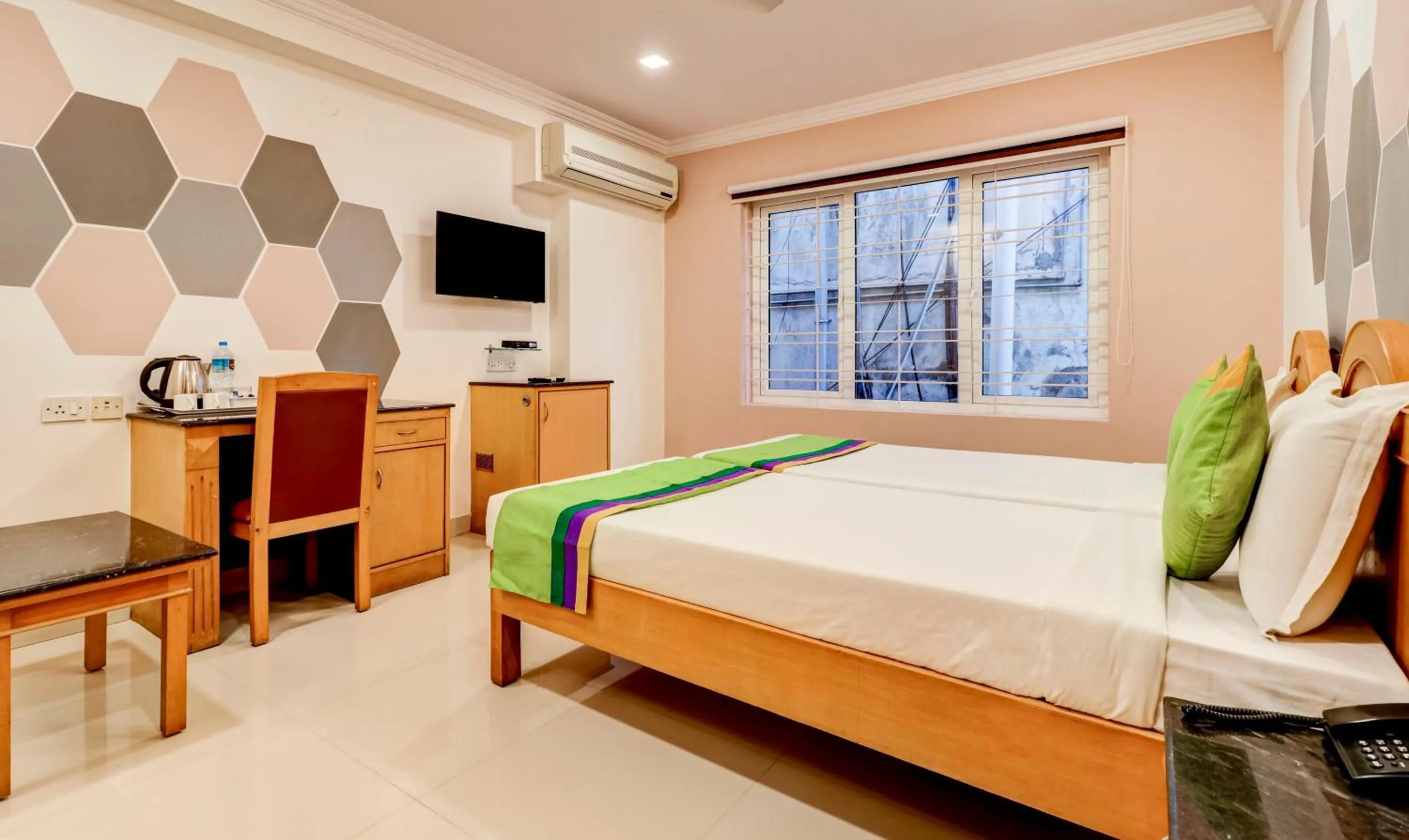 TV and multimedia, Bed in Treebo Terminus, Koramangala 5th Block