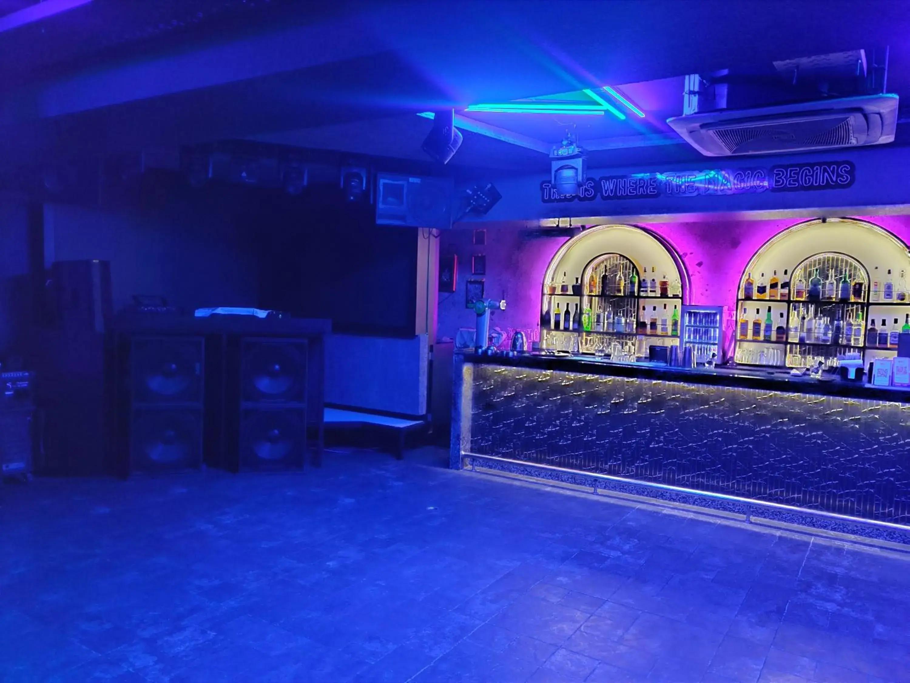 Lounge or bar in Treebo Terminus, Koramangala 5th Block Lounge or bar in Treebo Terminus, Koramangala 5th Block