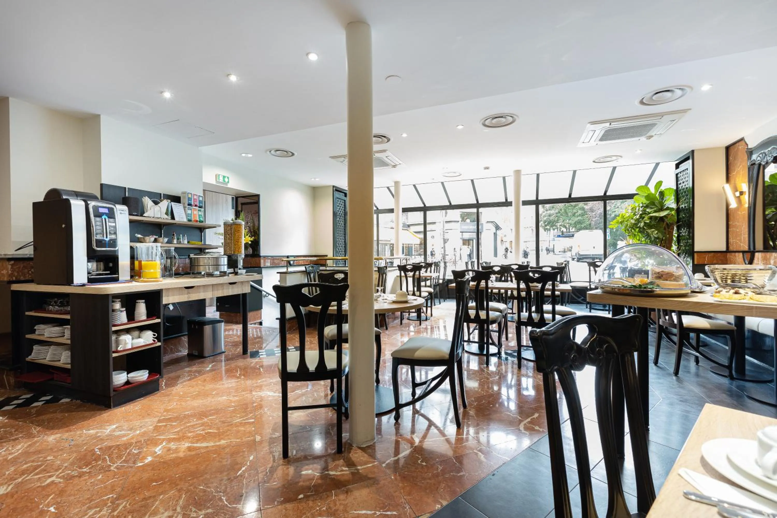 Breakfast in Hôtel Opera Lafayette