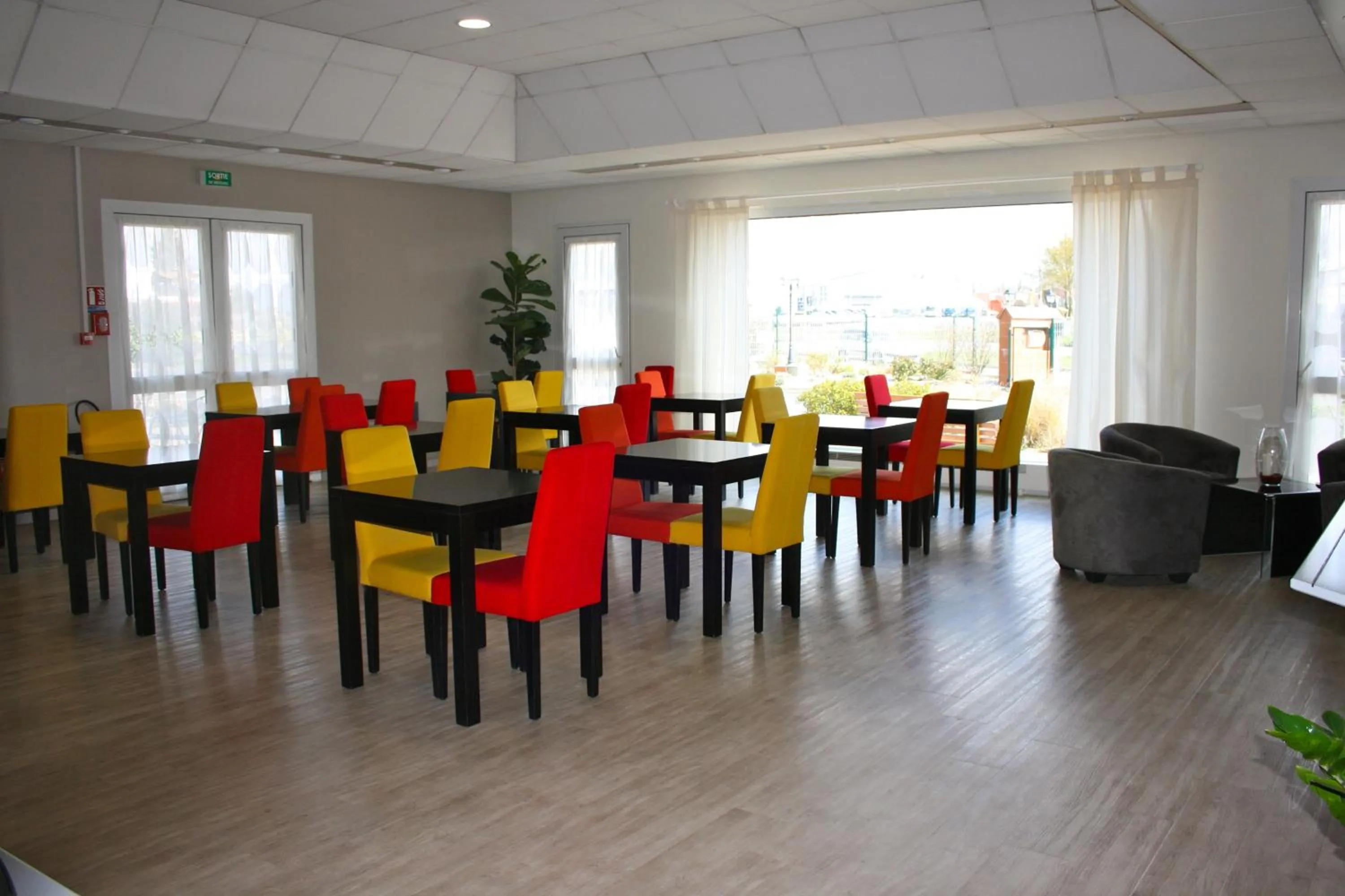 Restaurant/places to eat in Fasthotel Vendome