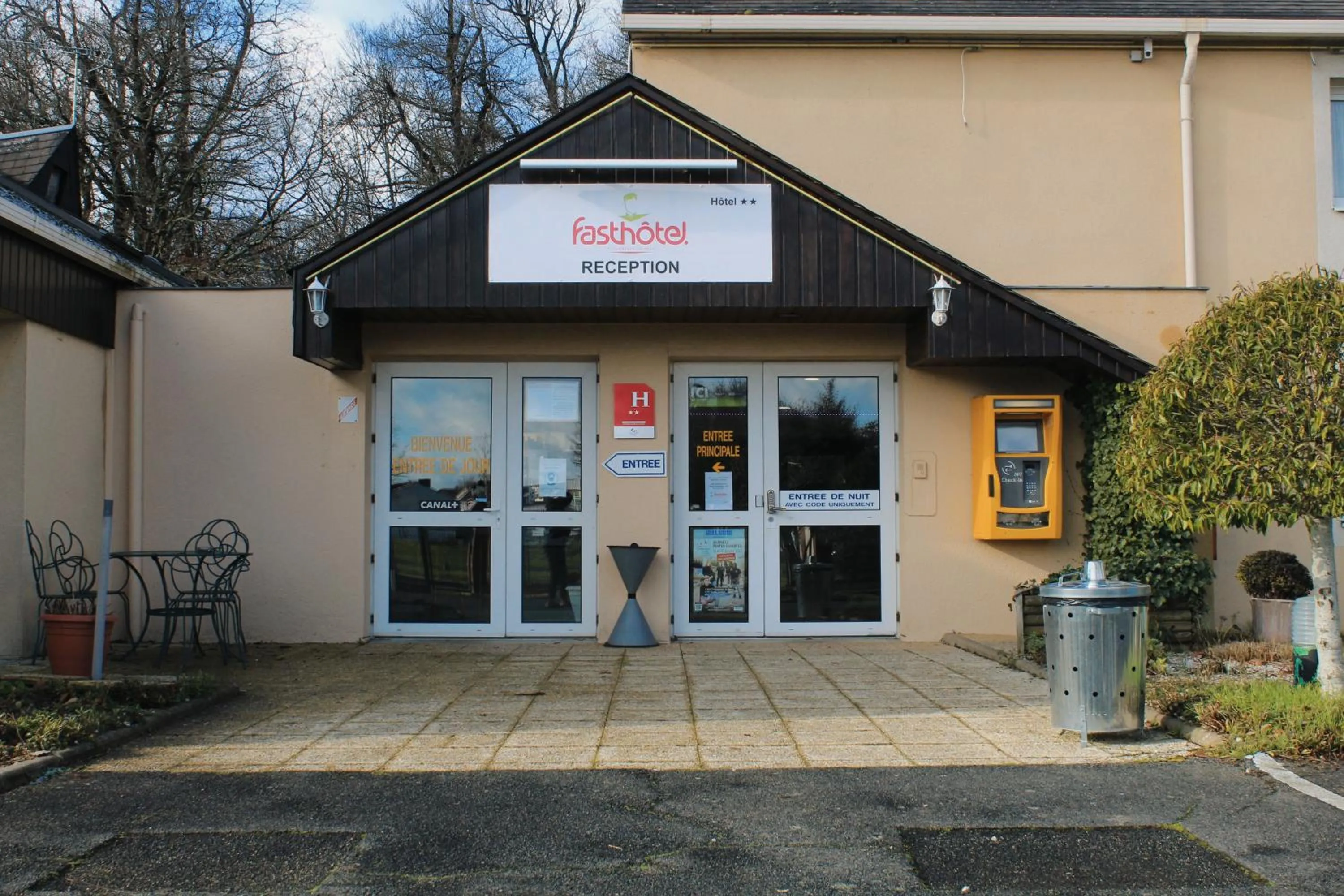 Property building in Fasthotel Vendome