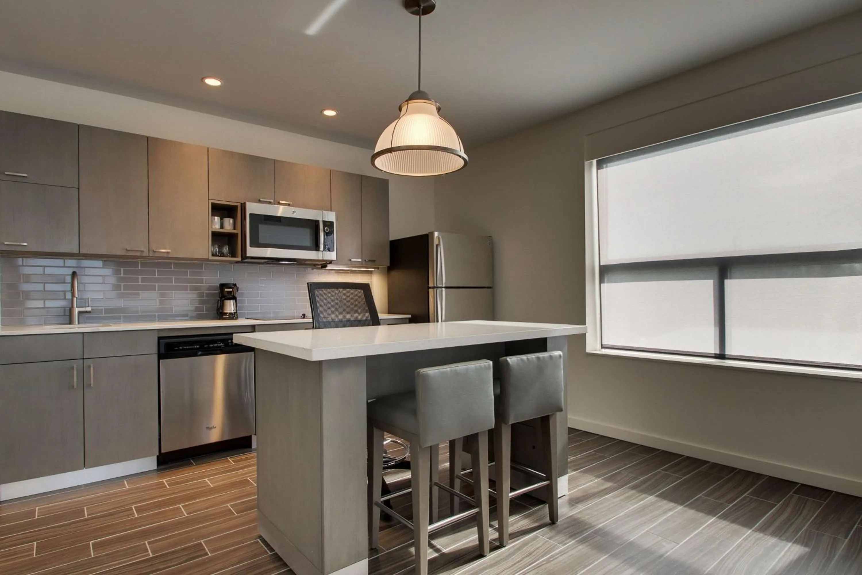 Photo of the whole room in Hyatt House Oak Brook