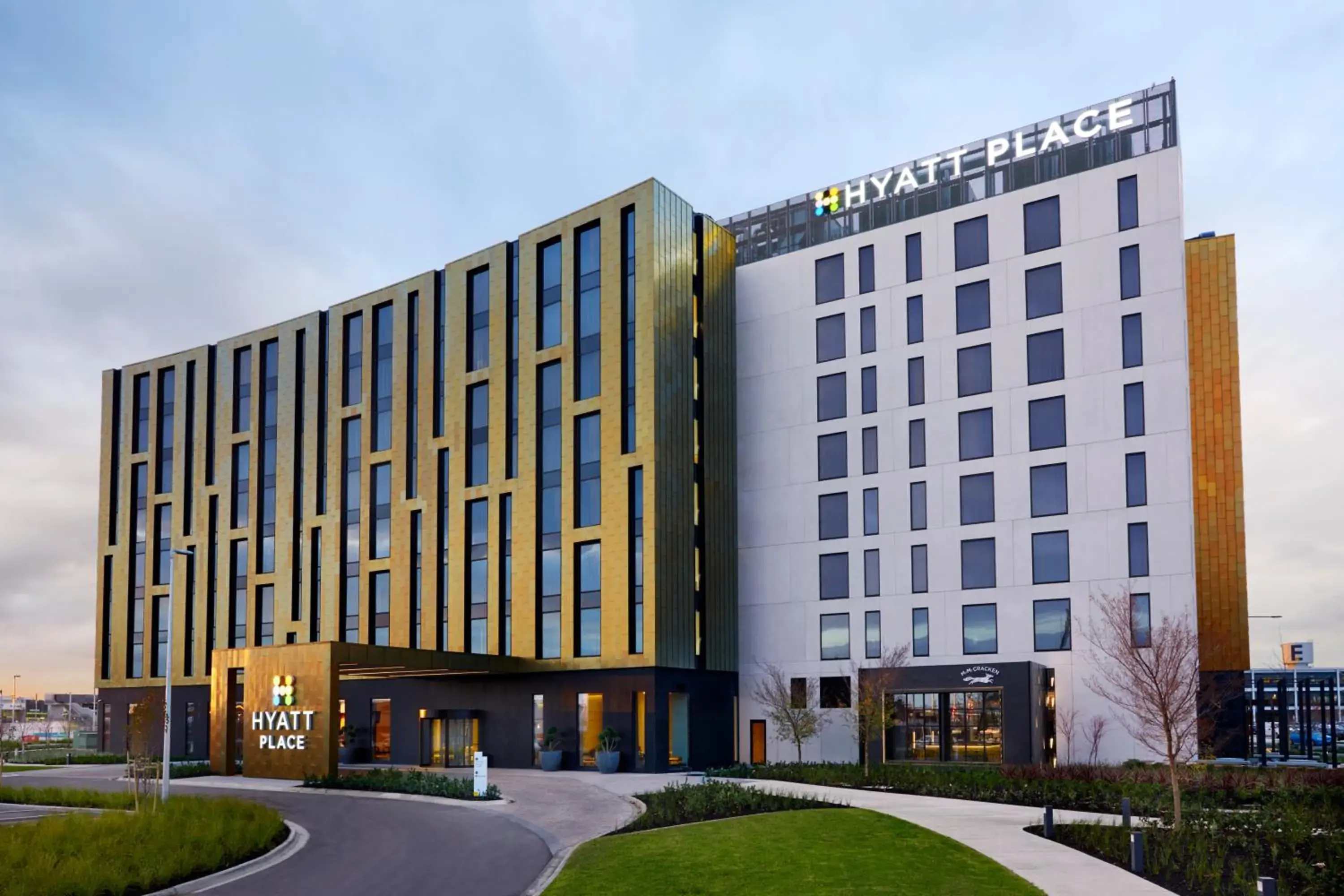 Property building in Hyatt Place Melbourne Essendon Fields Property building in Hyatt Place Melbourne Essendon Fields