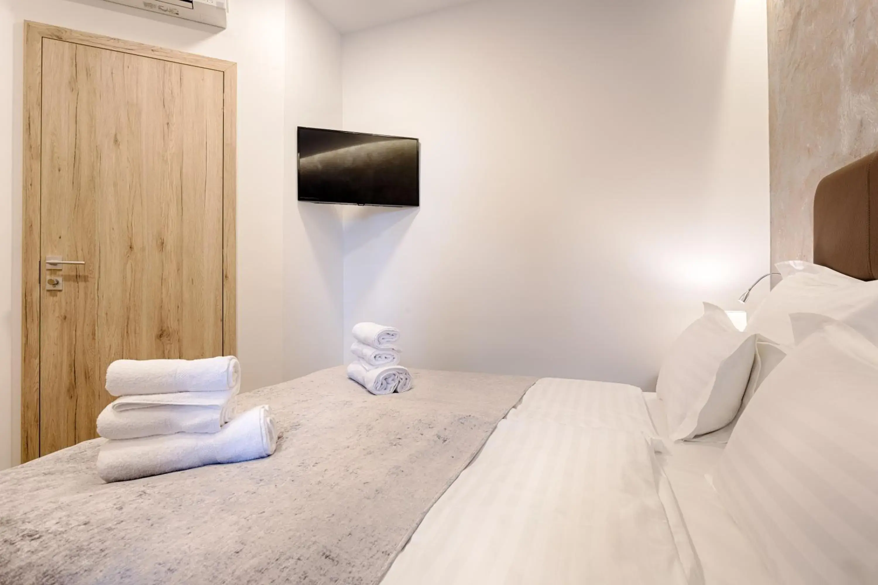 Economy Double Room in Central Pearl by Nono Ban Rooms Economy Double Room in Central Pearl by Nono Ban Rooms