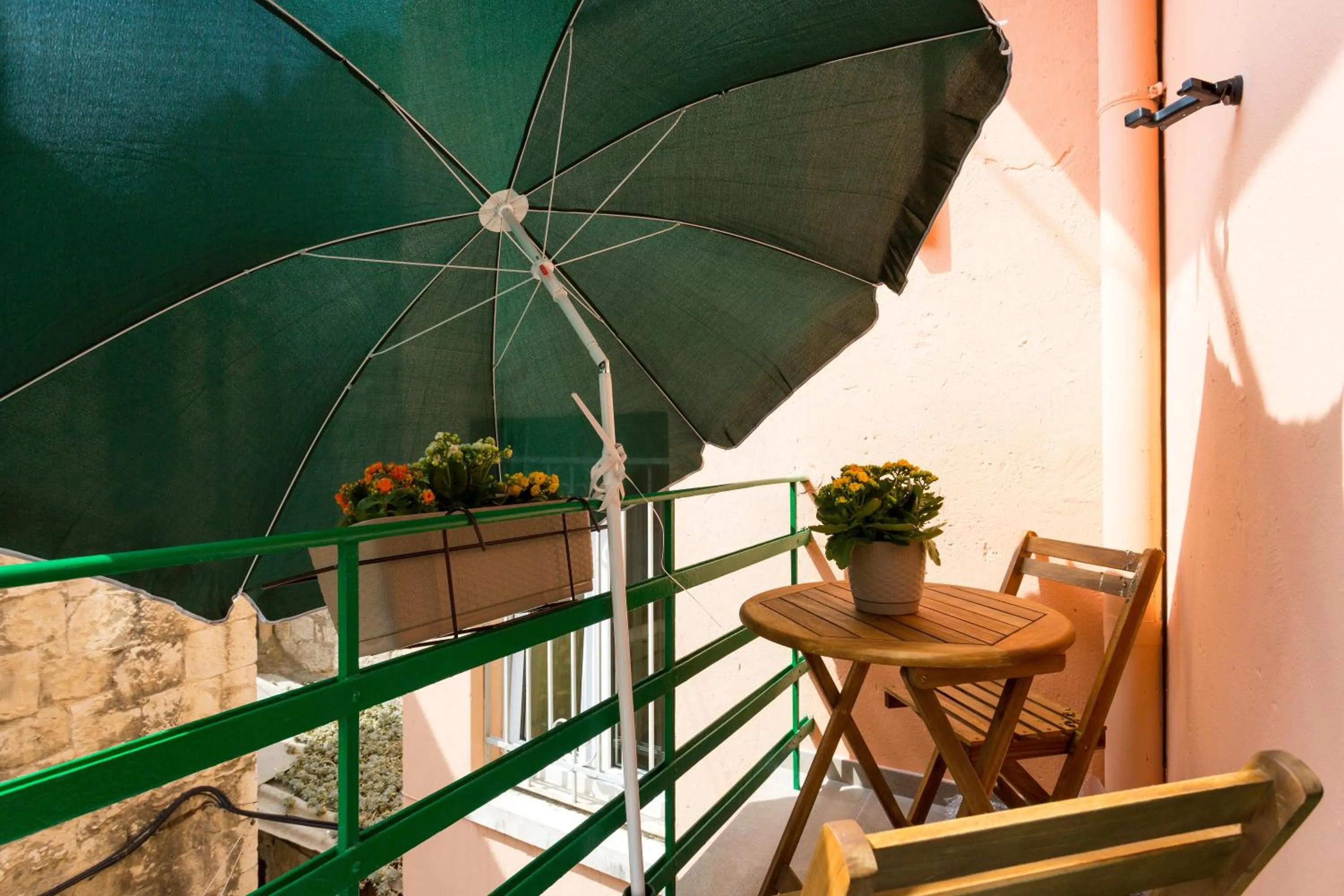 Balcony/Terrace in Central Pearl by Nono Ban Rooms