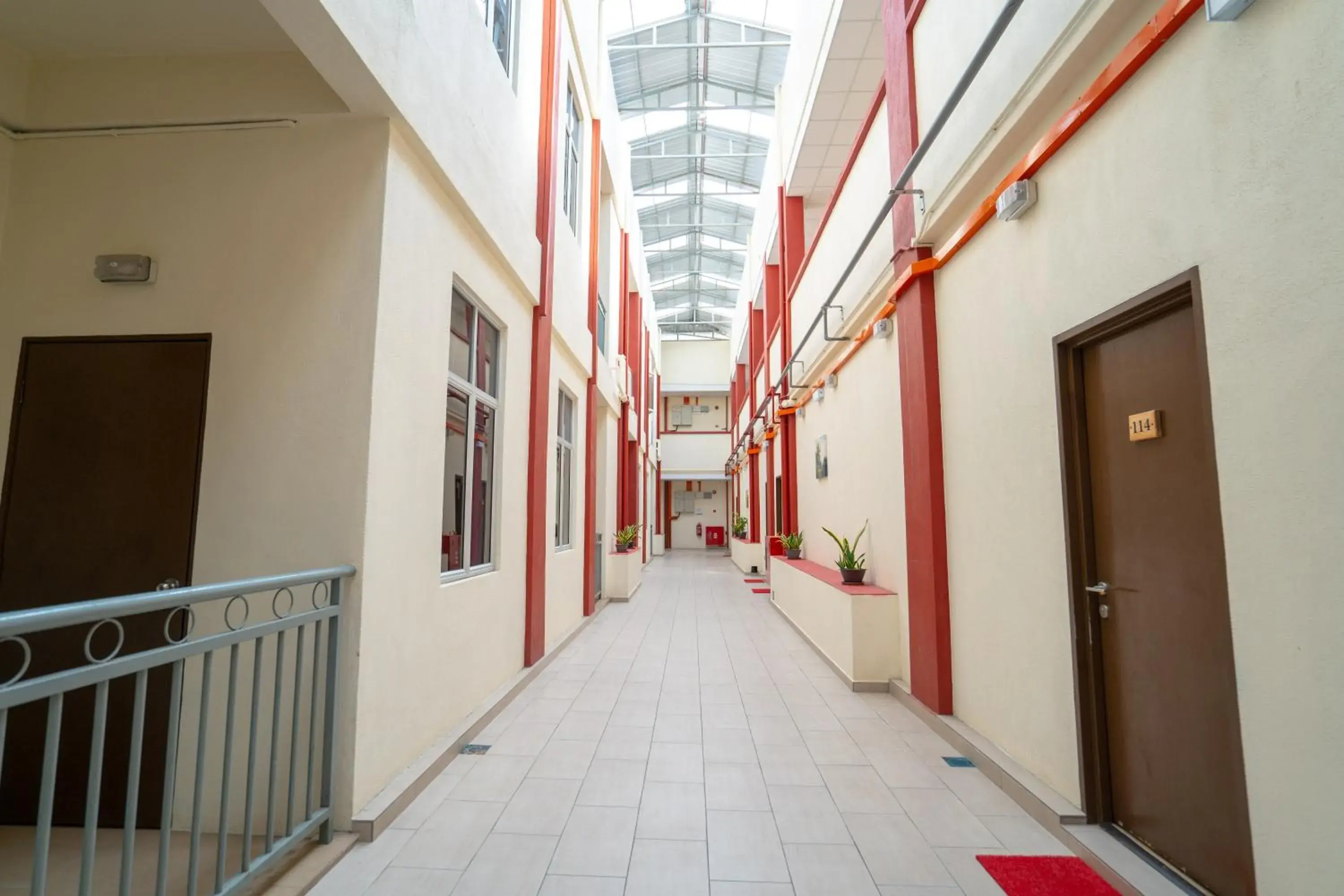 Property building in Paretto Seaview Hotel Property building in Paretto Seaview Hotel