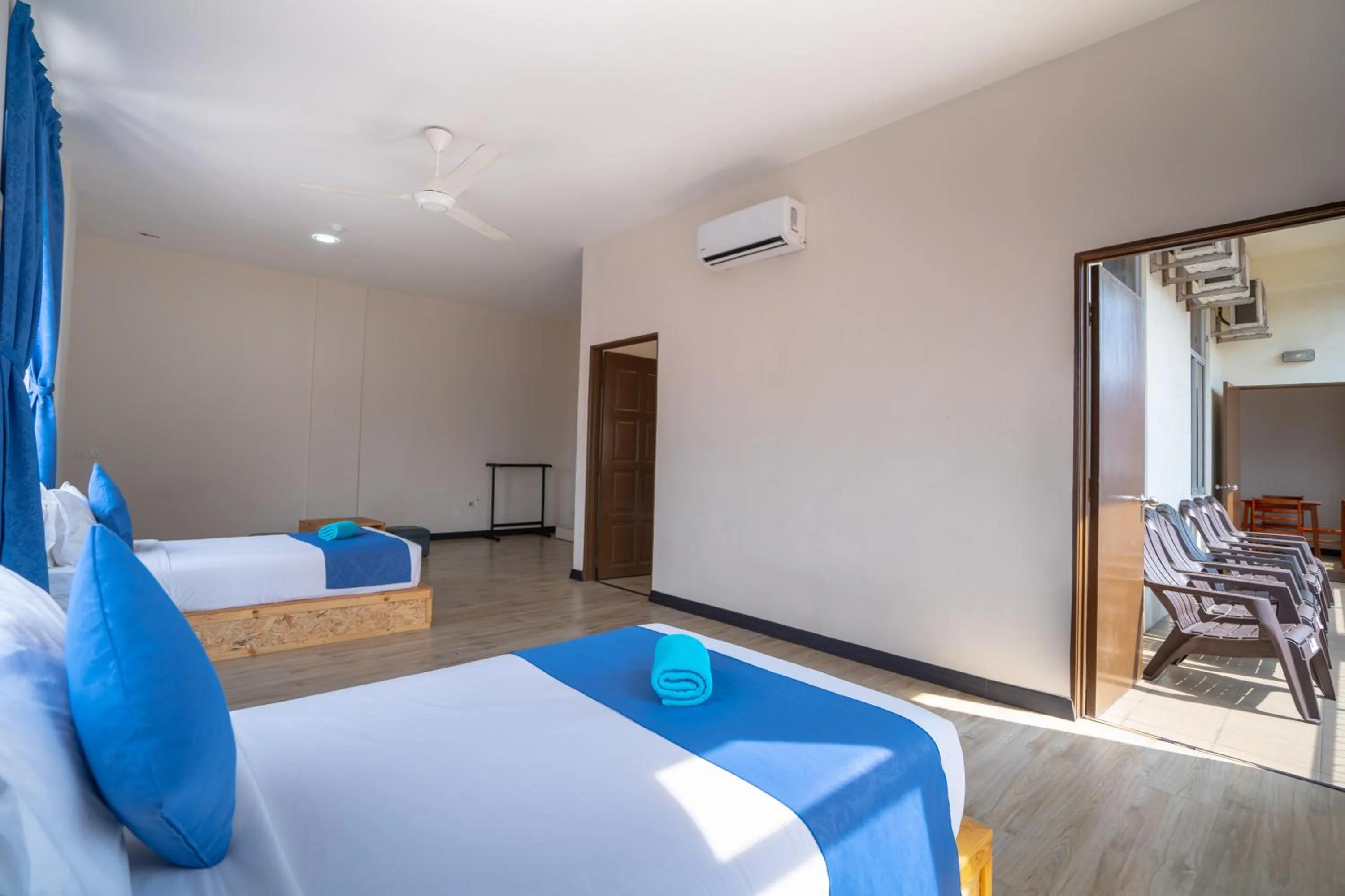 Bed in Paretto Seaview Hotel