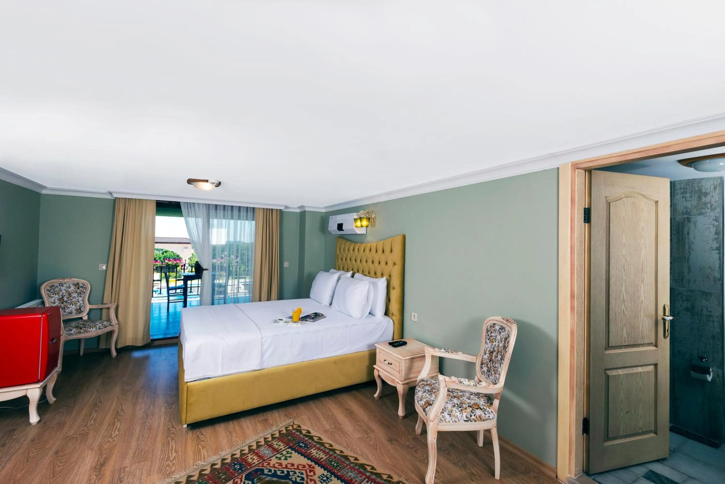 Photo of the whole room, Bed in Belizi Hotel