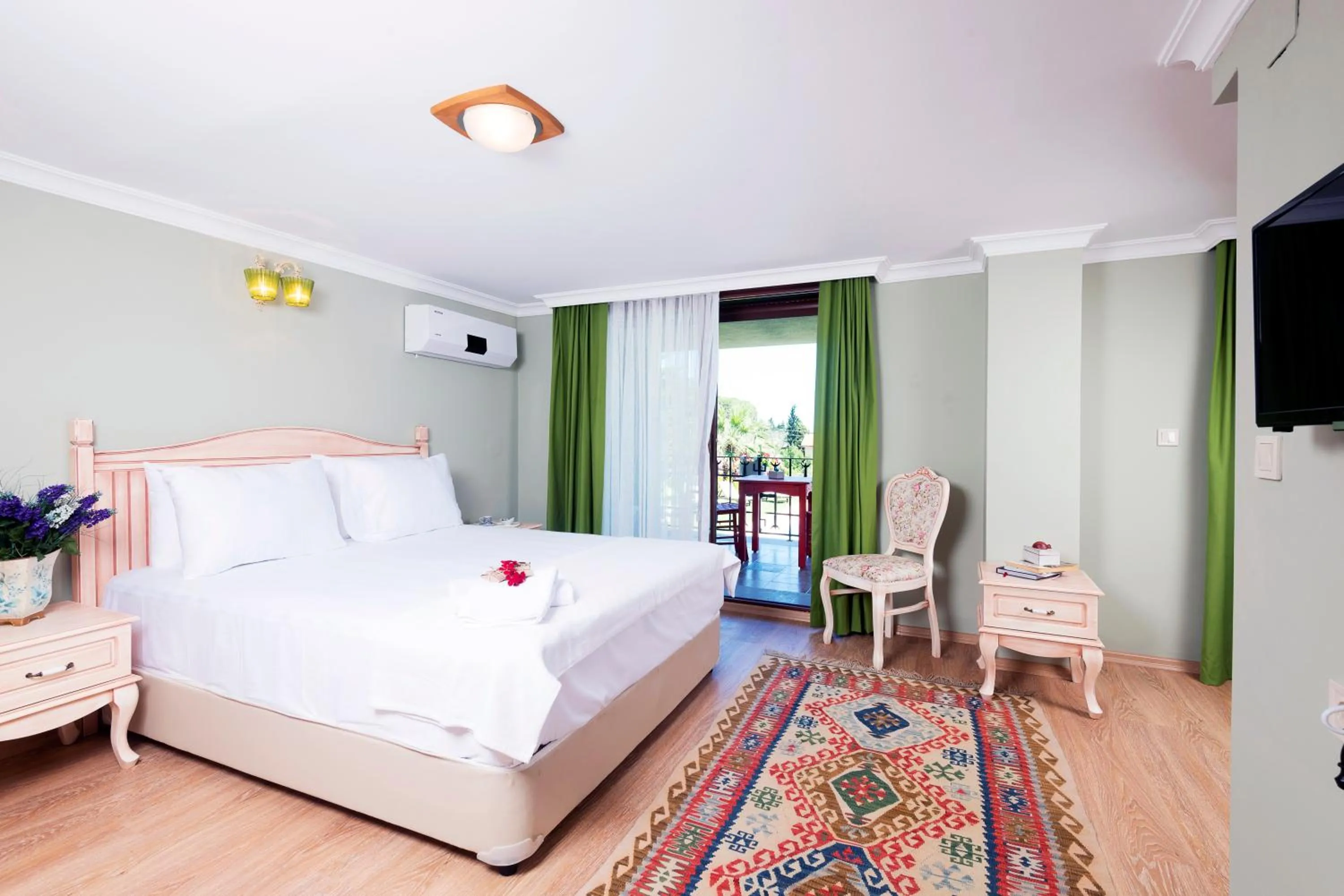 Photo of the whole room, Bed in Belizi Hotel