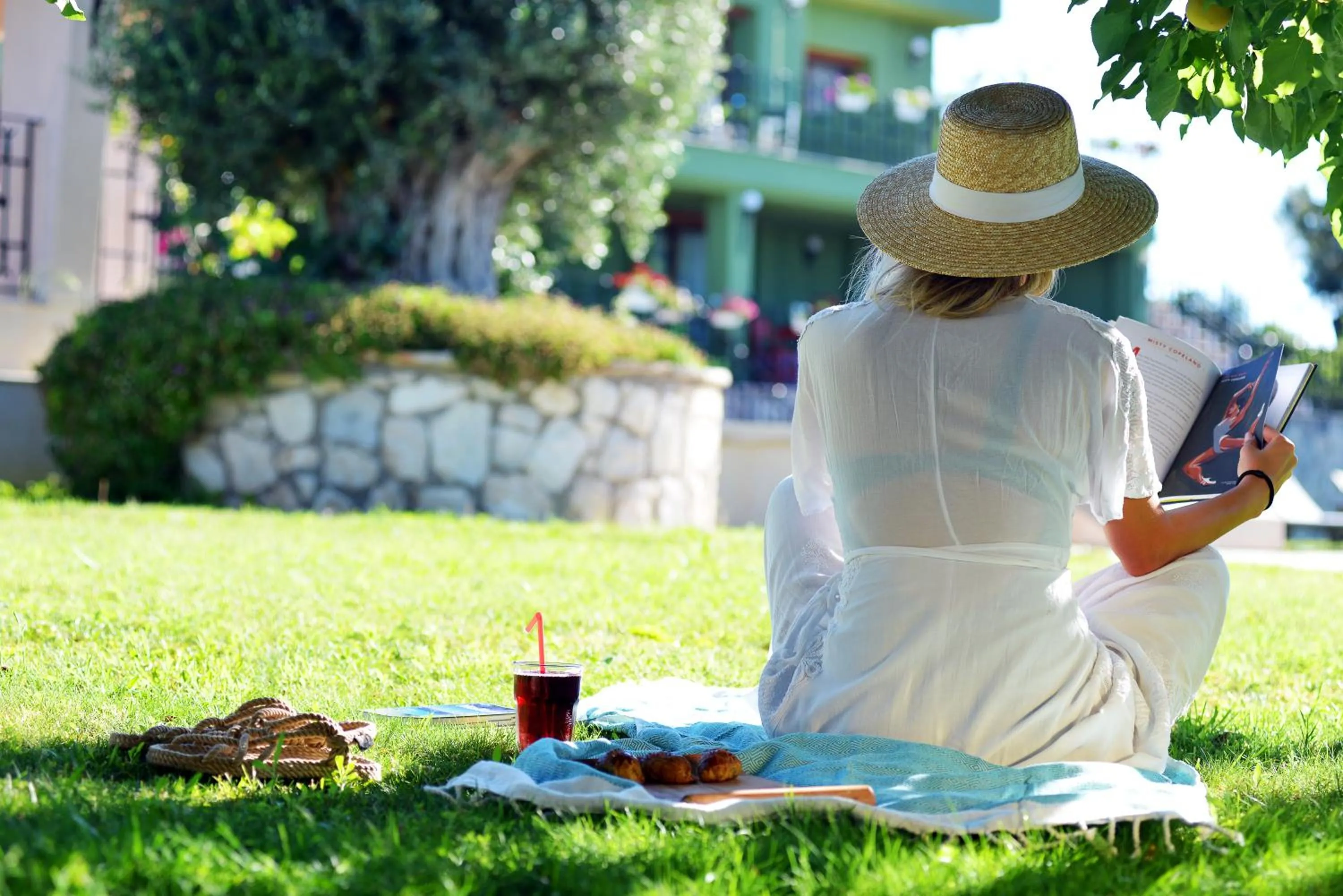 Garden in Belizi Hotel