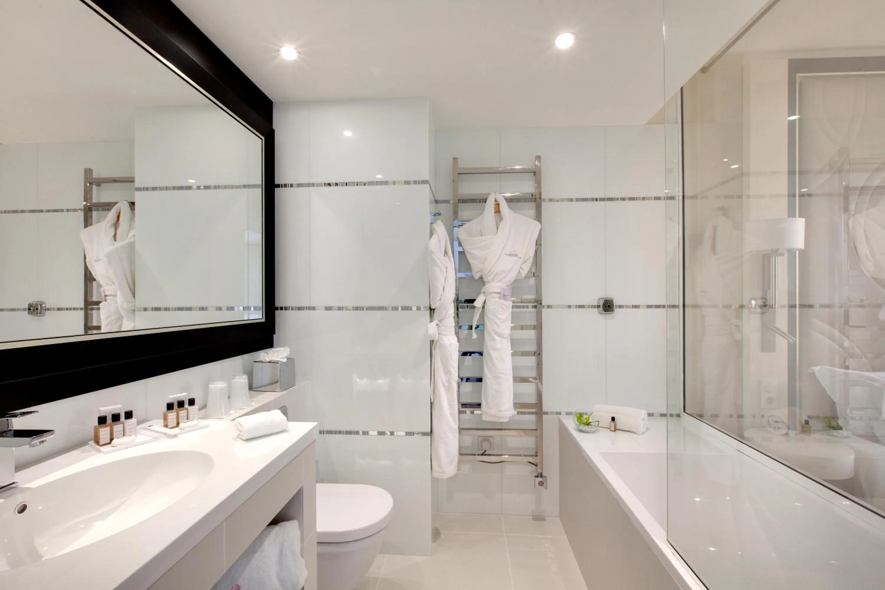 Bathroom in Grand Hôtel Spa & Thalasso