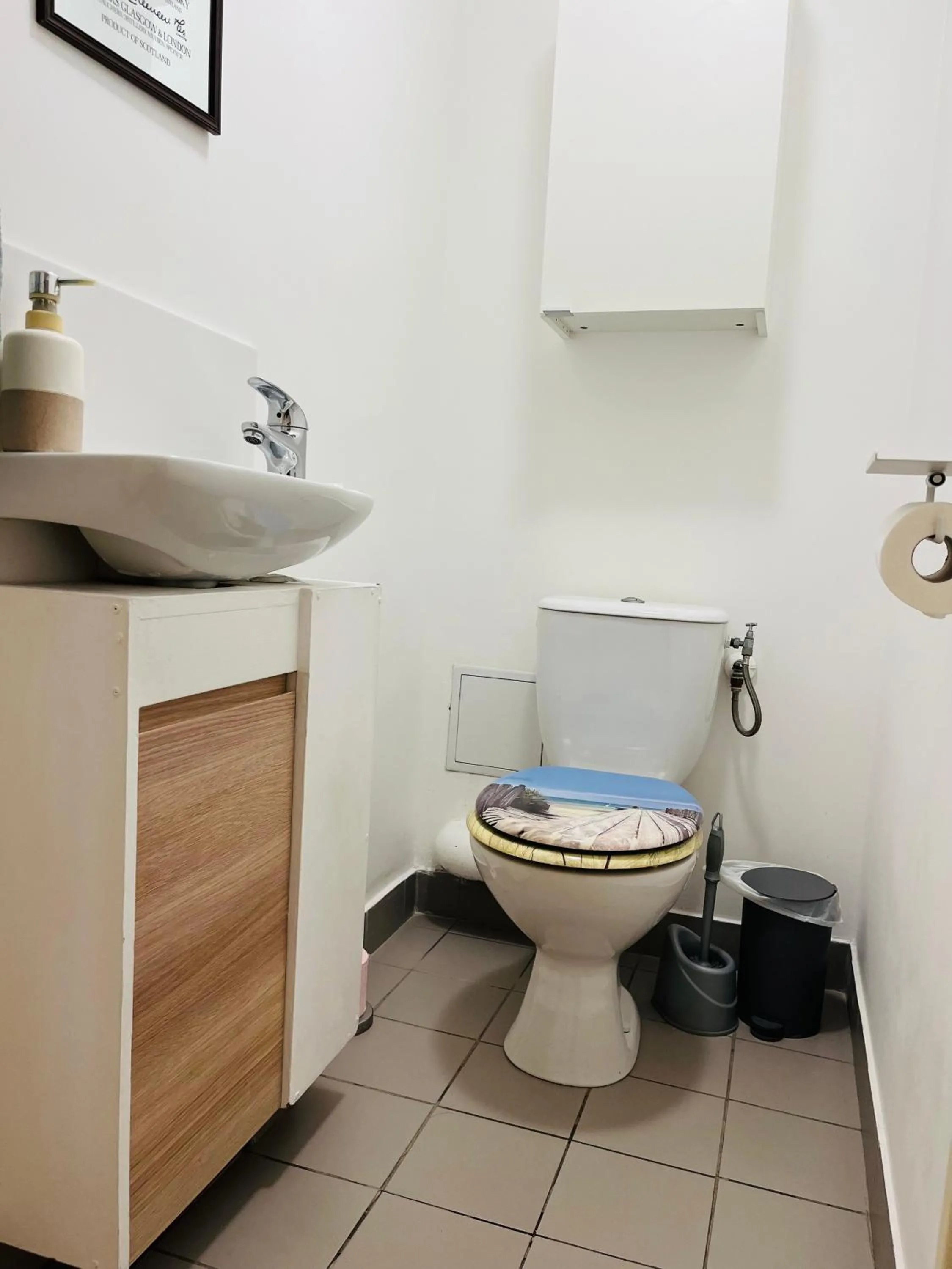 Toilet in Le Phocéen Appartement Terrasse Plein centre