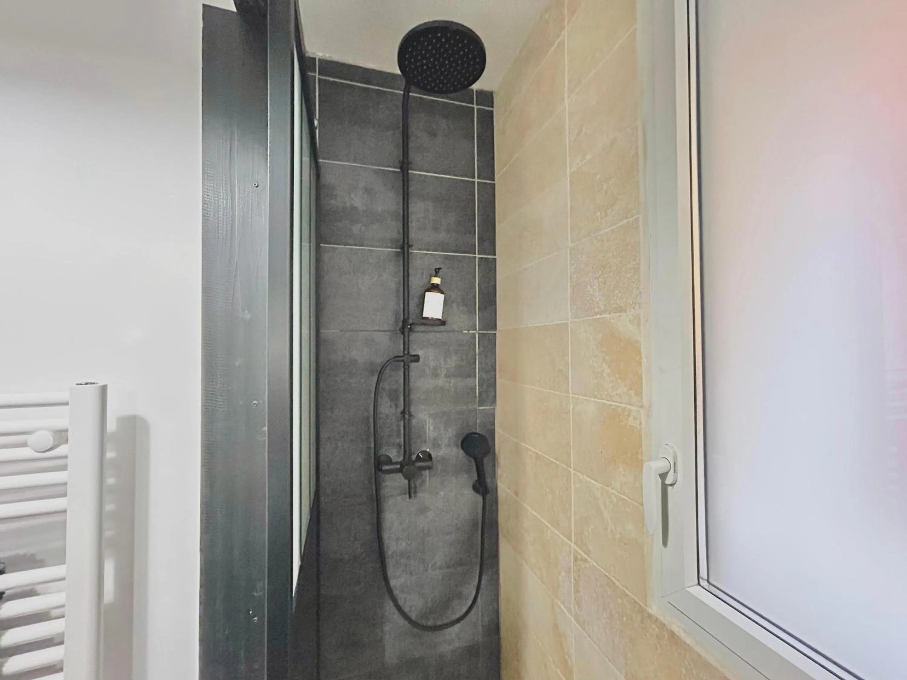 Shower in Le Phocéen Appartement Terrasse Plein centre