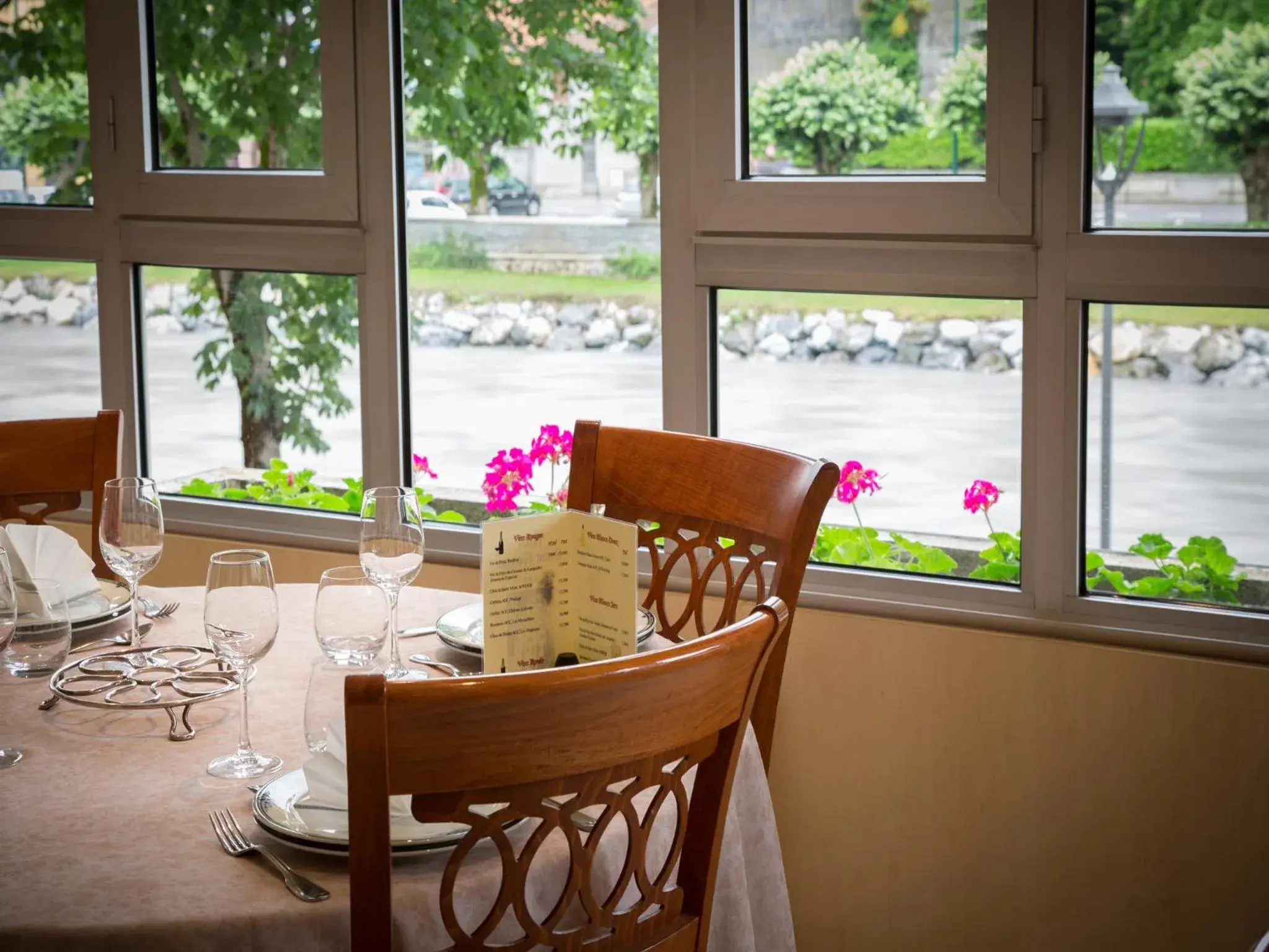 Restaurant/places to eat in Hôtel Saint Georges Restaurant/places to eat in Hôtel Saint Georges