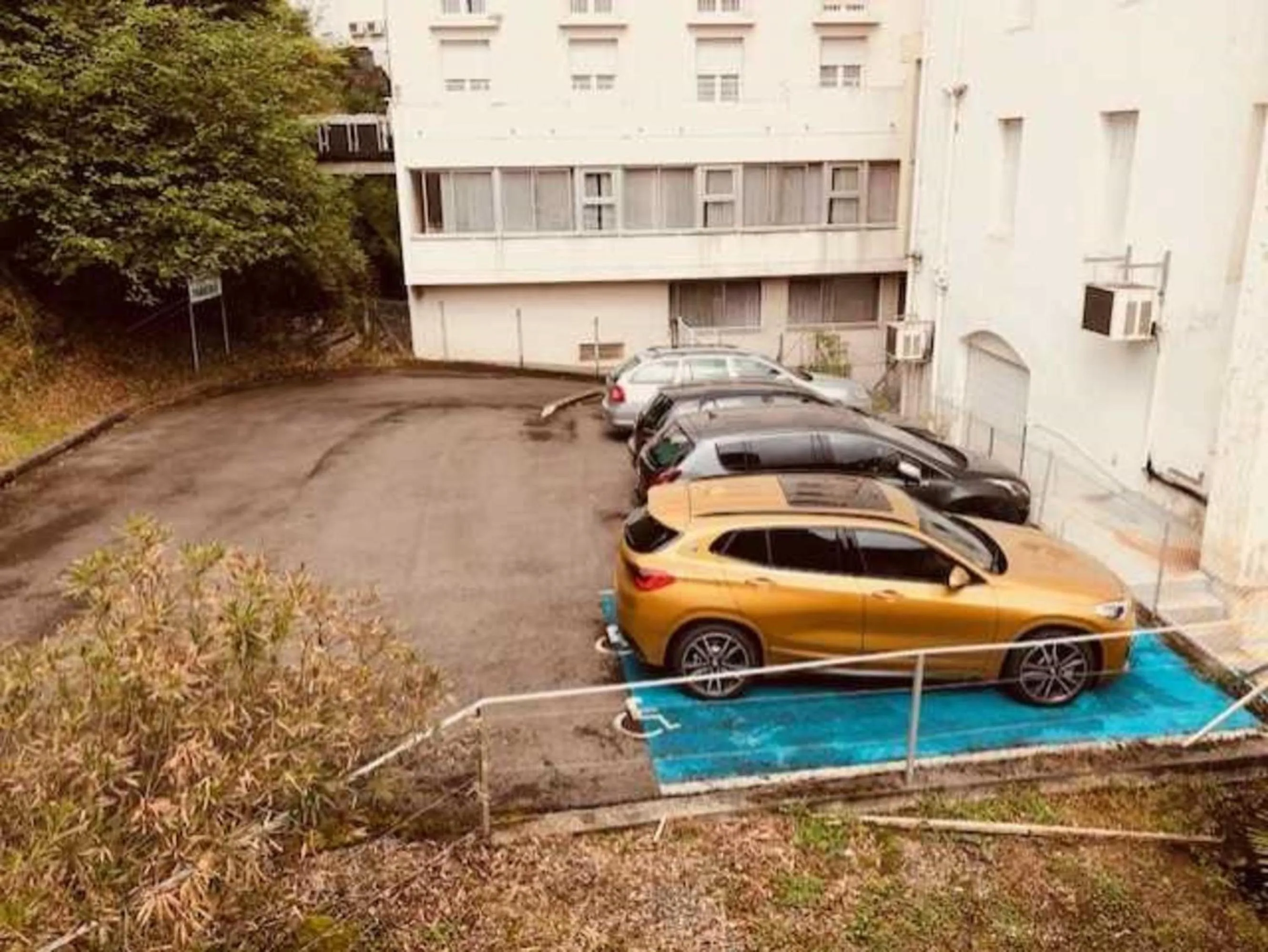 Parking in Hôtel Saint Georges