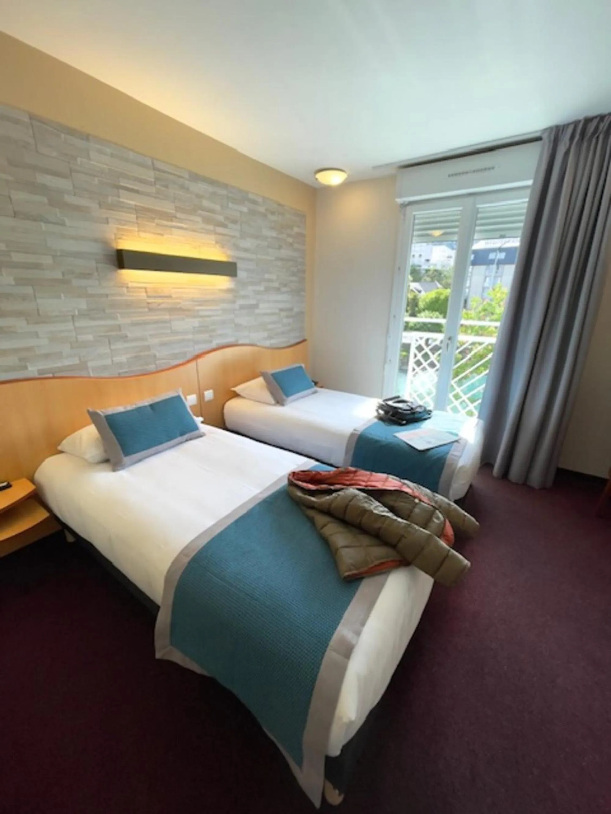 Bed in Hôtel Saint Georges