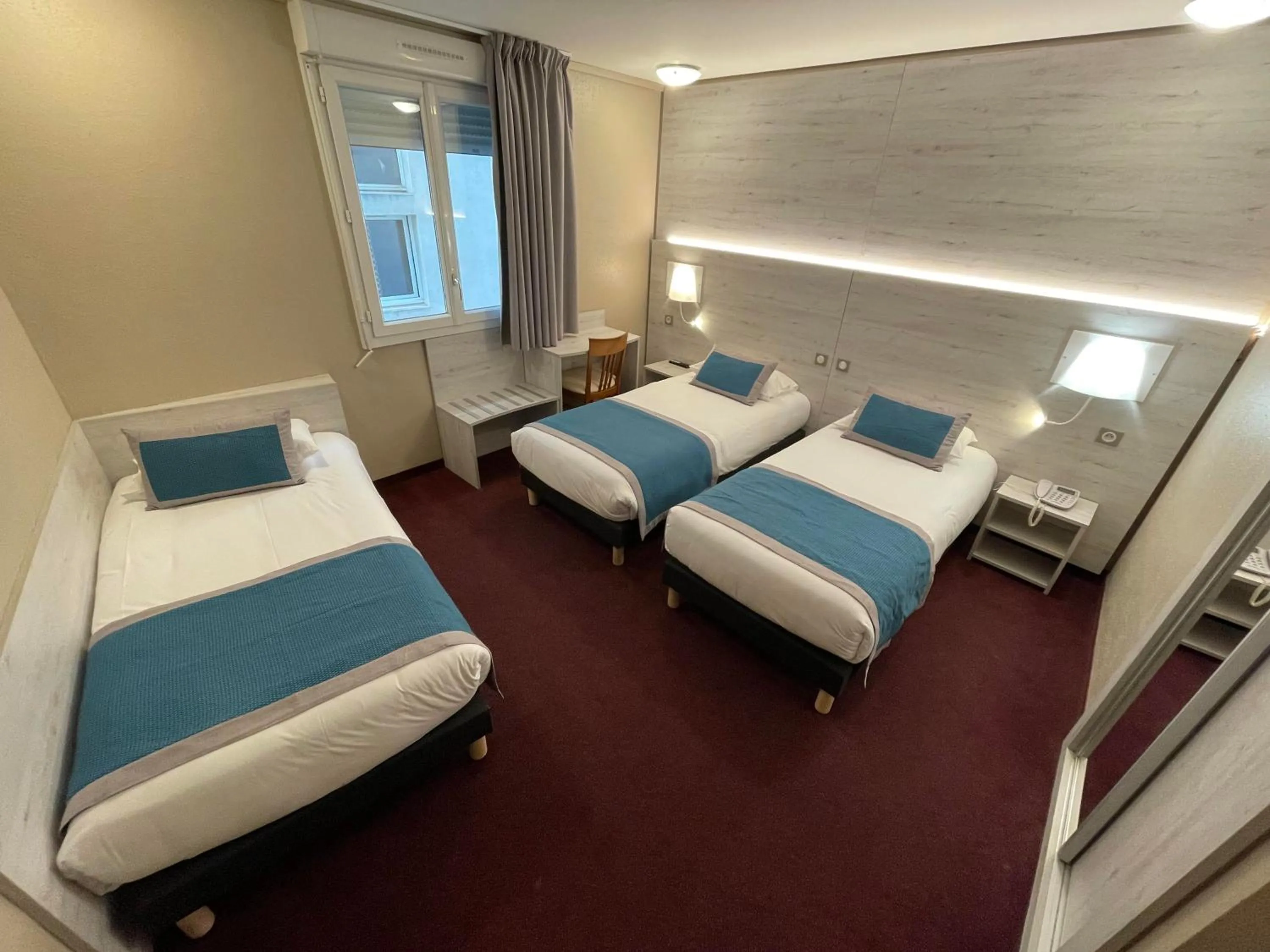 Bed in Hôtel Saint Georges