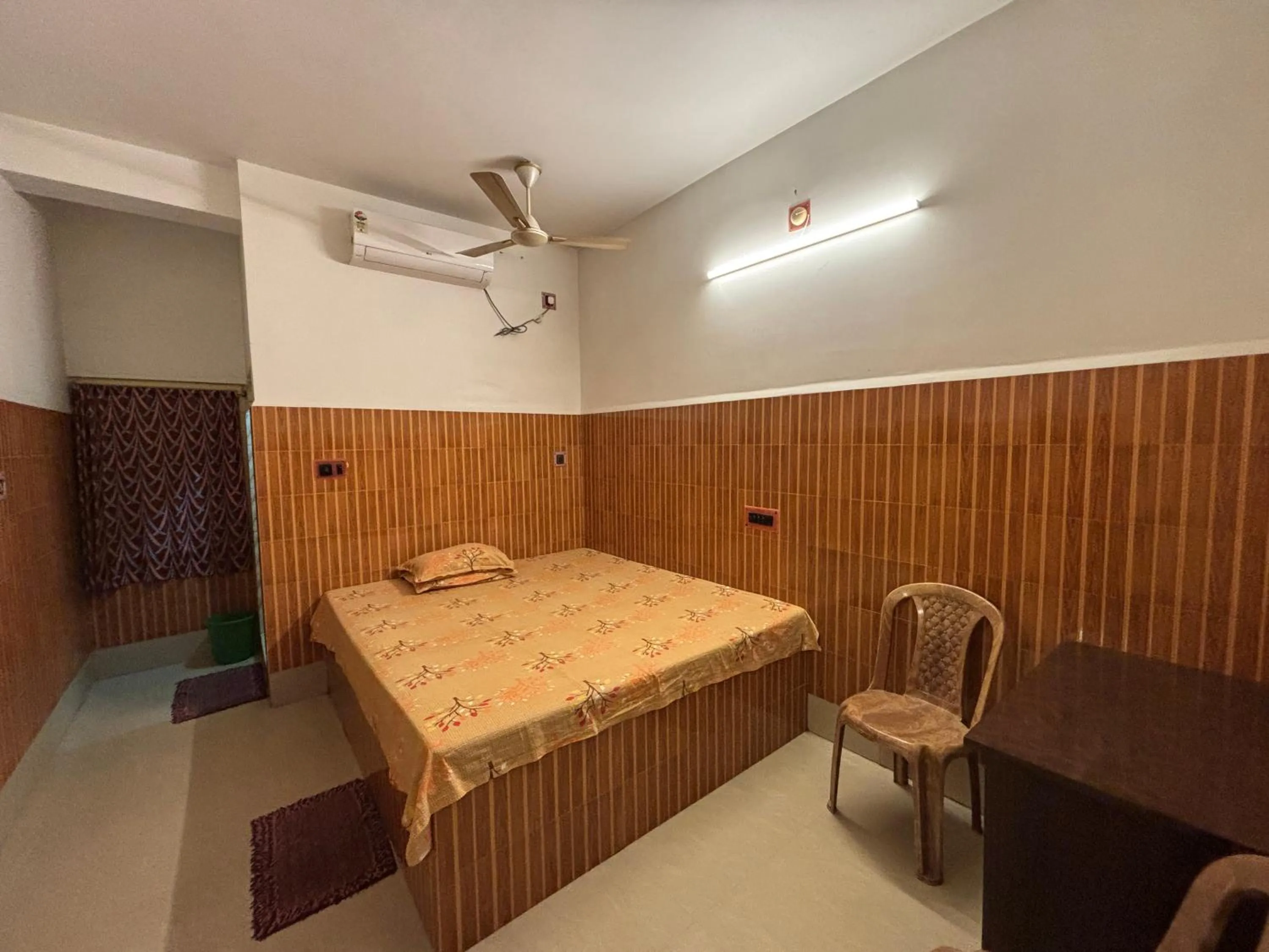 Bedroom, Bed in Jagannath Guest House