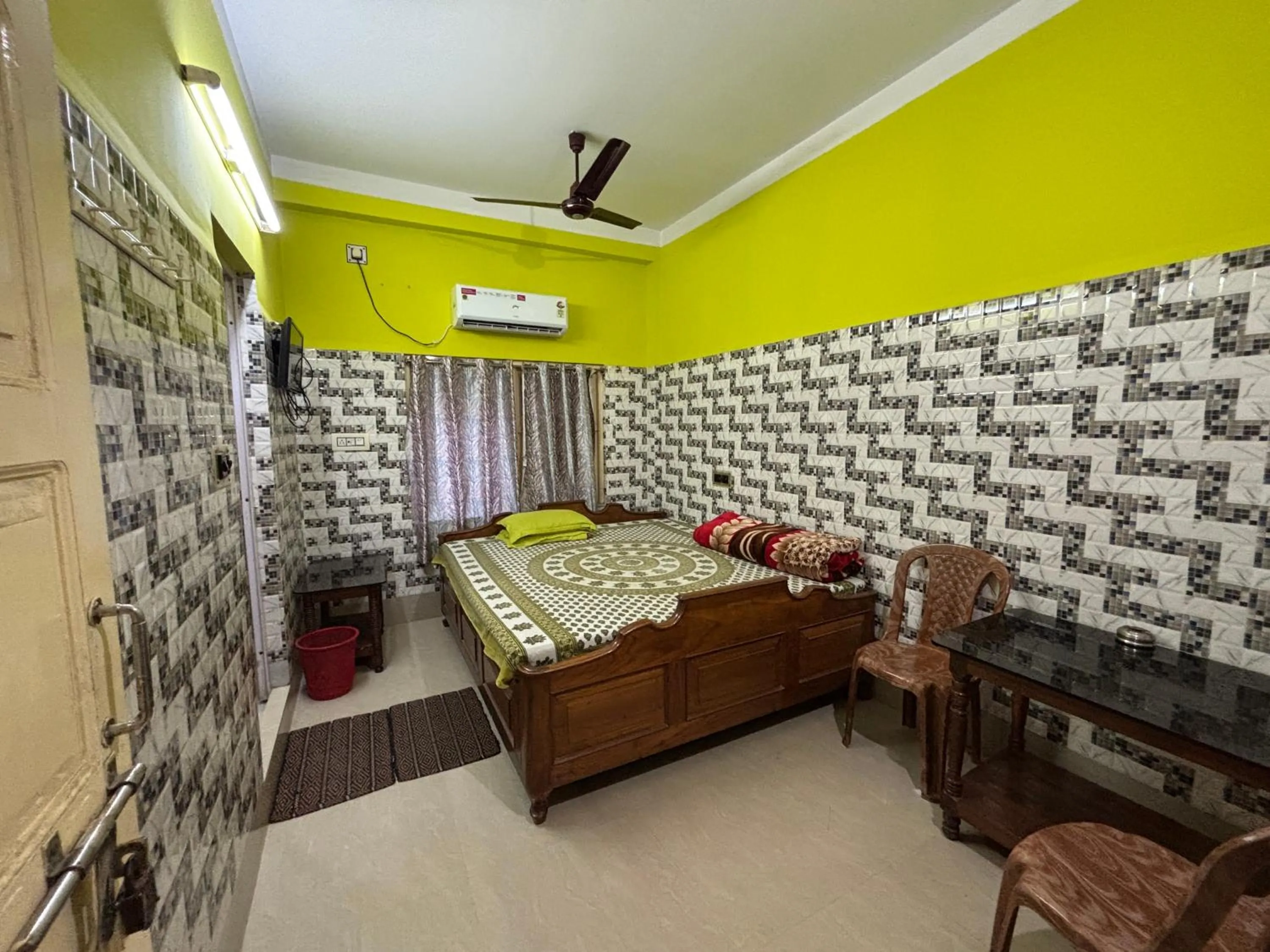 Bedroom, Bed in Jagannath Guest House