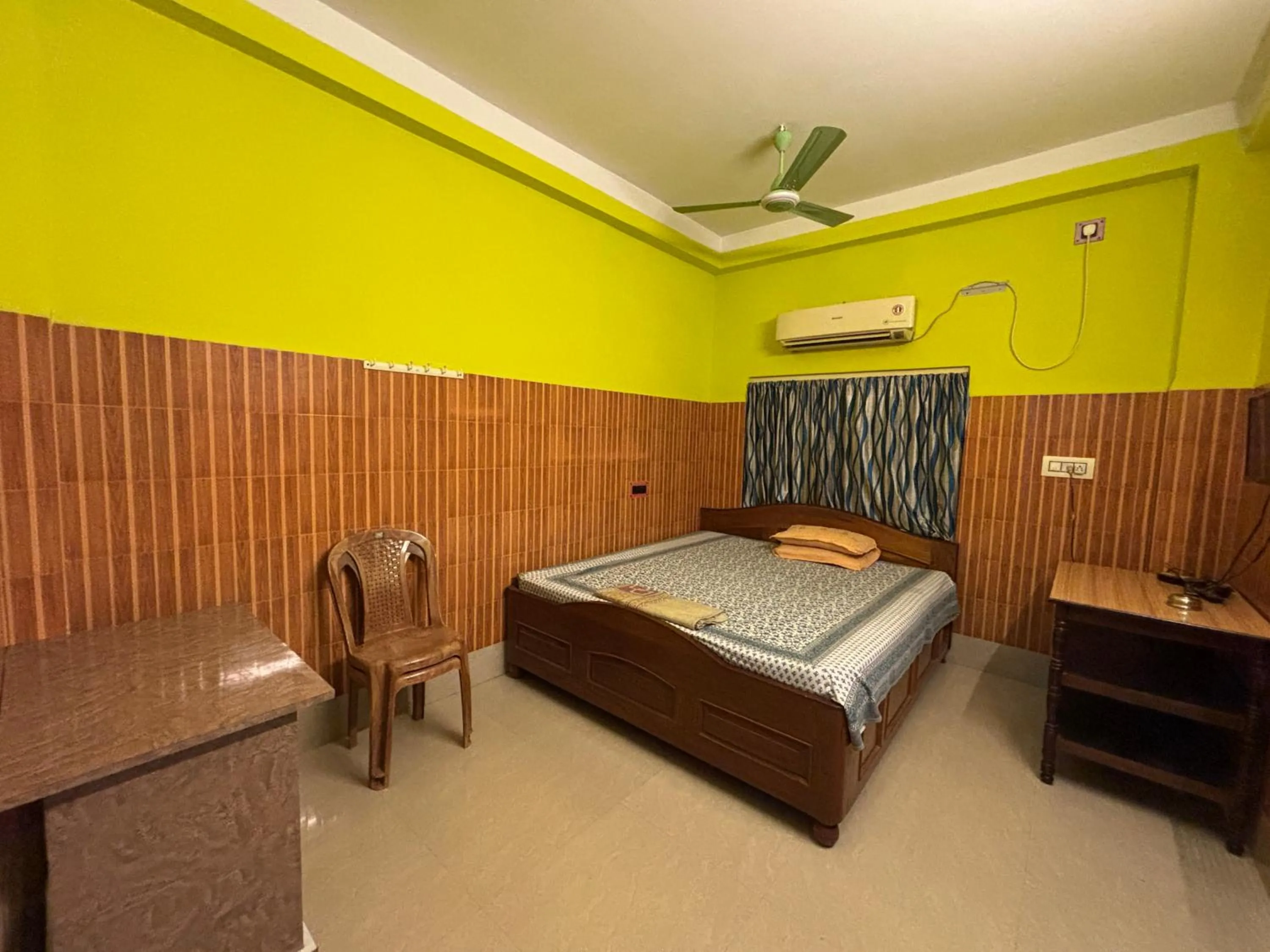 Bedroom, Bed in Jagannath Guest House