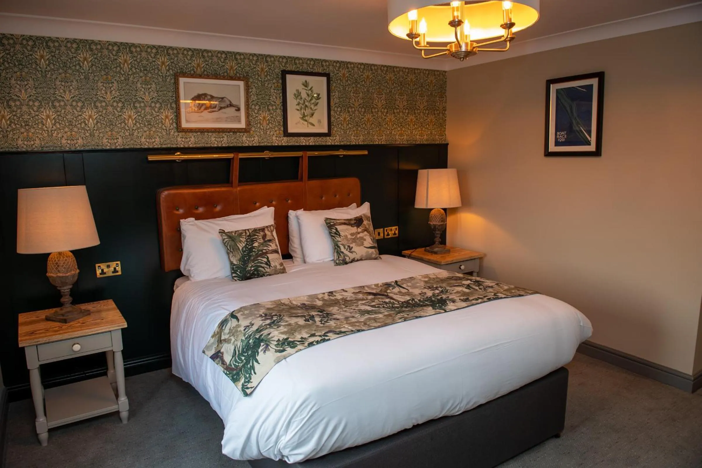 Bed in The Red Lion Inn by Chef & Brewer Collection