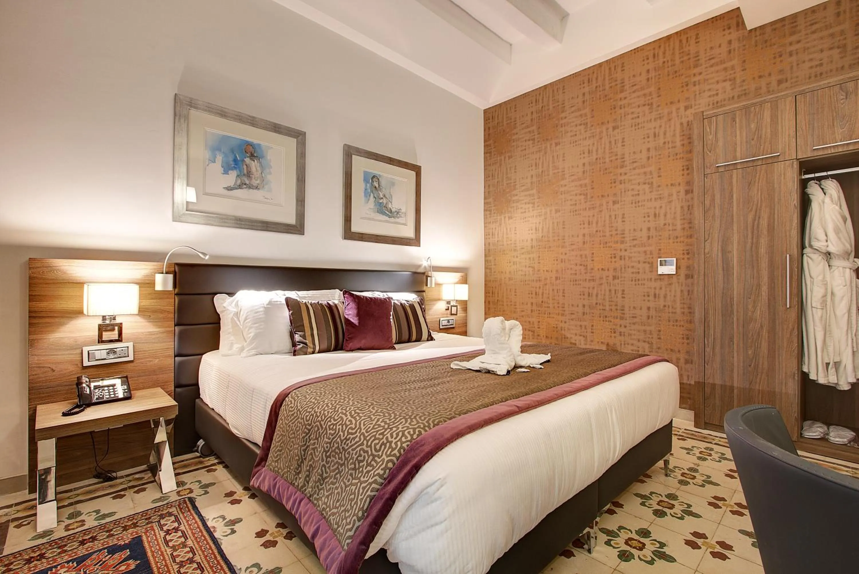 Bed in Palazzo Paolina Boutique Hotel