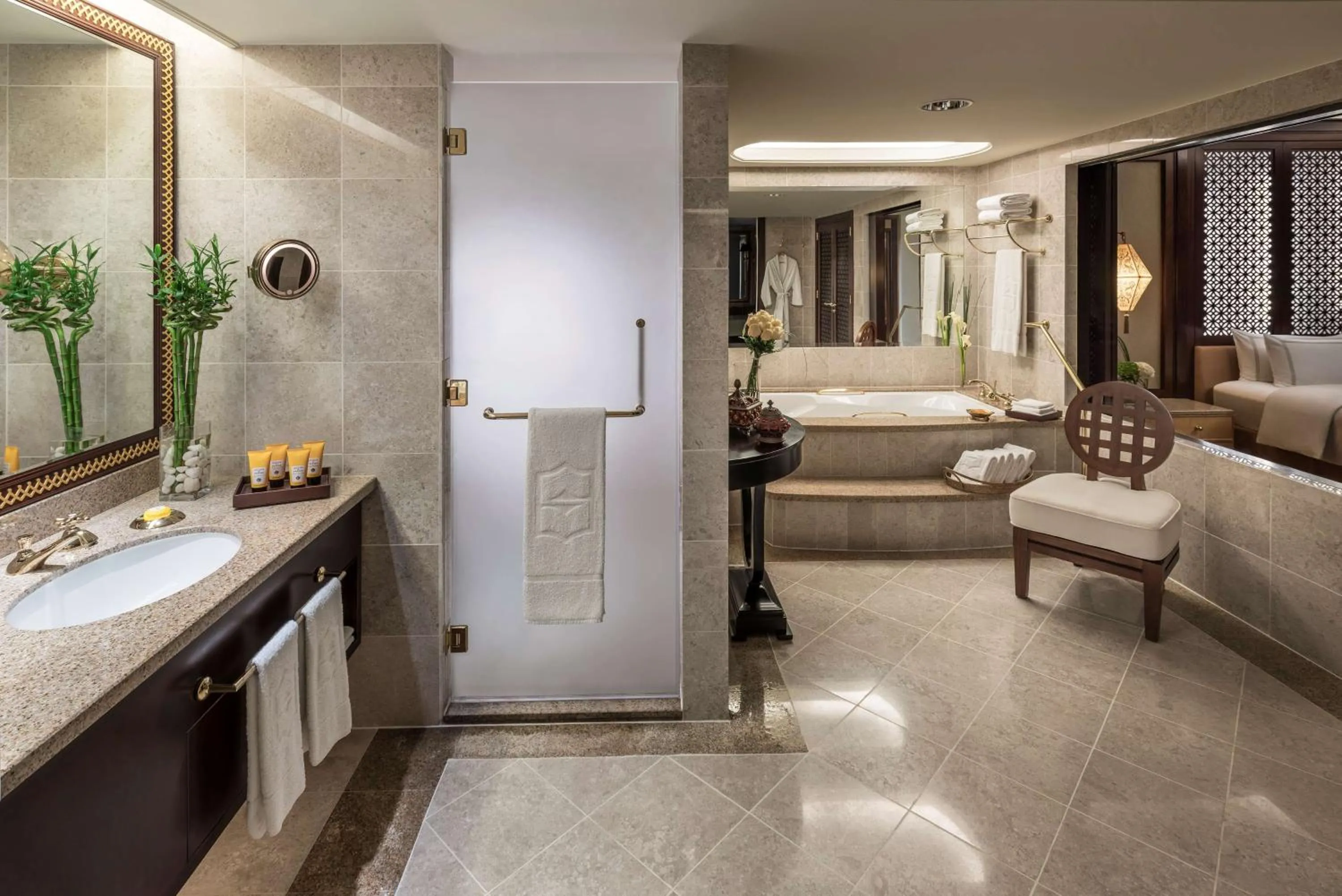 Bathroom, Bed in Shangri-La Al Husn, Muscat - Adults Only Resort
