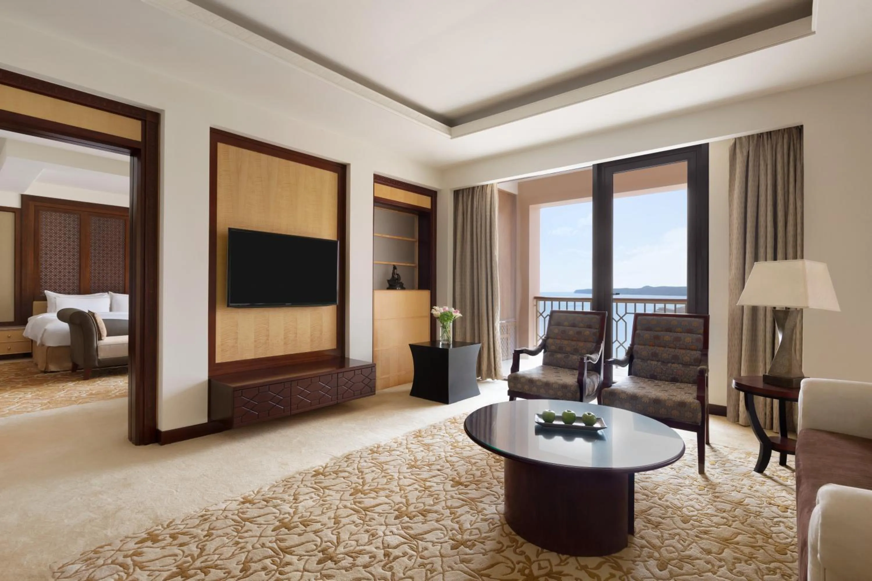 Living room, Bed in Al Husn Hotel Muscat