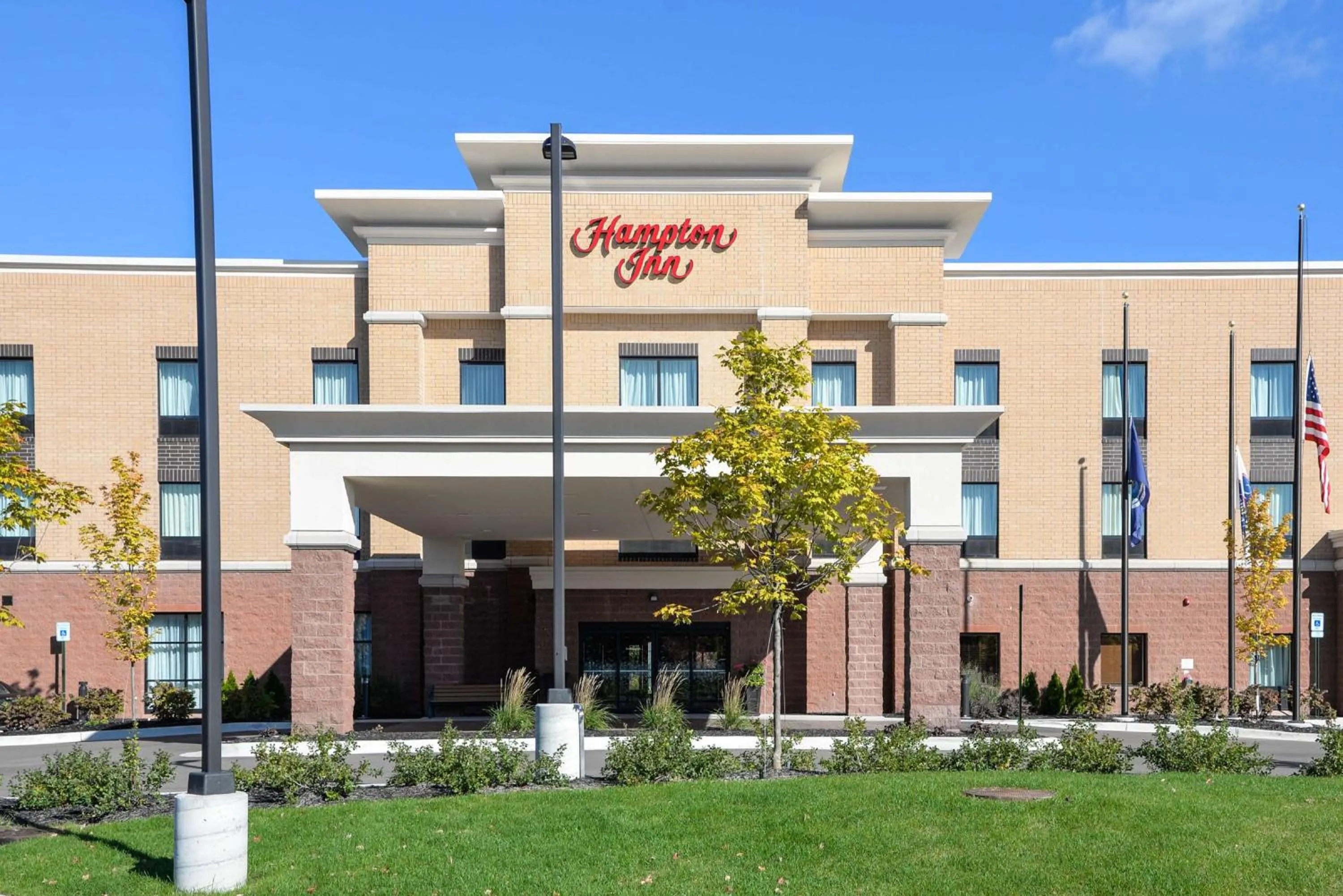 Property building in Hampton Inn Brighton Mi