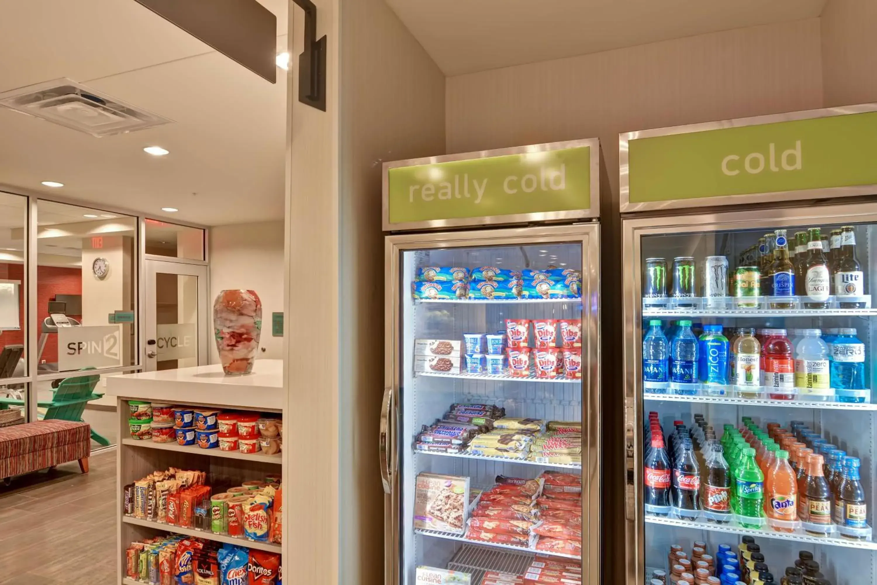 Restaurant/places to eat in Home2 Suites By Hilton Tampa USF Near Busch Gardens Restaurant/places to eat in Home2 Suites By Hilton Tampa USF Near Busch Gardens