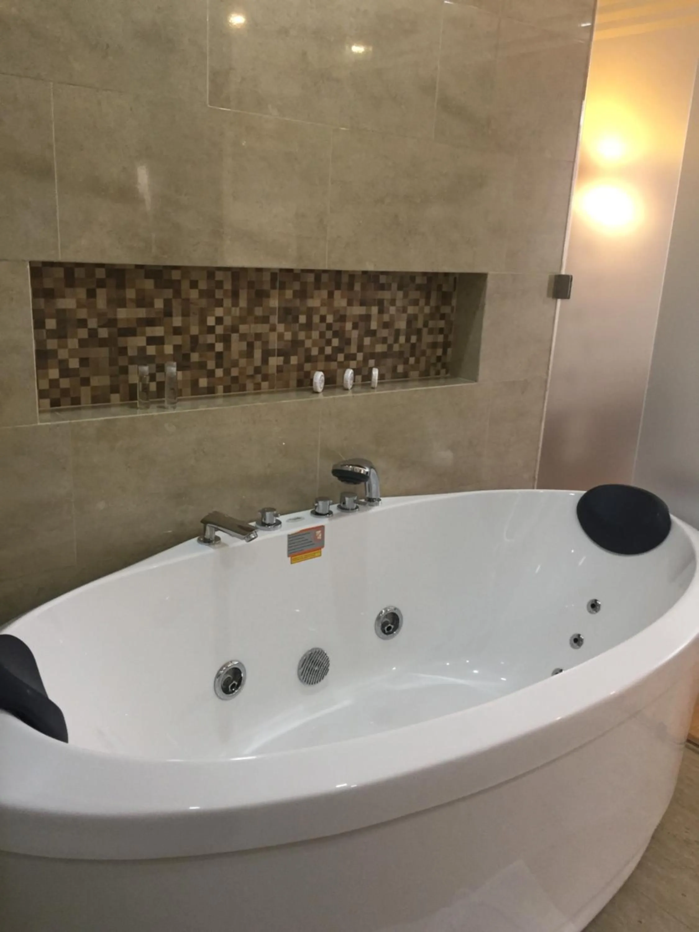 Hot Tub in De Película Hotel