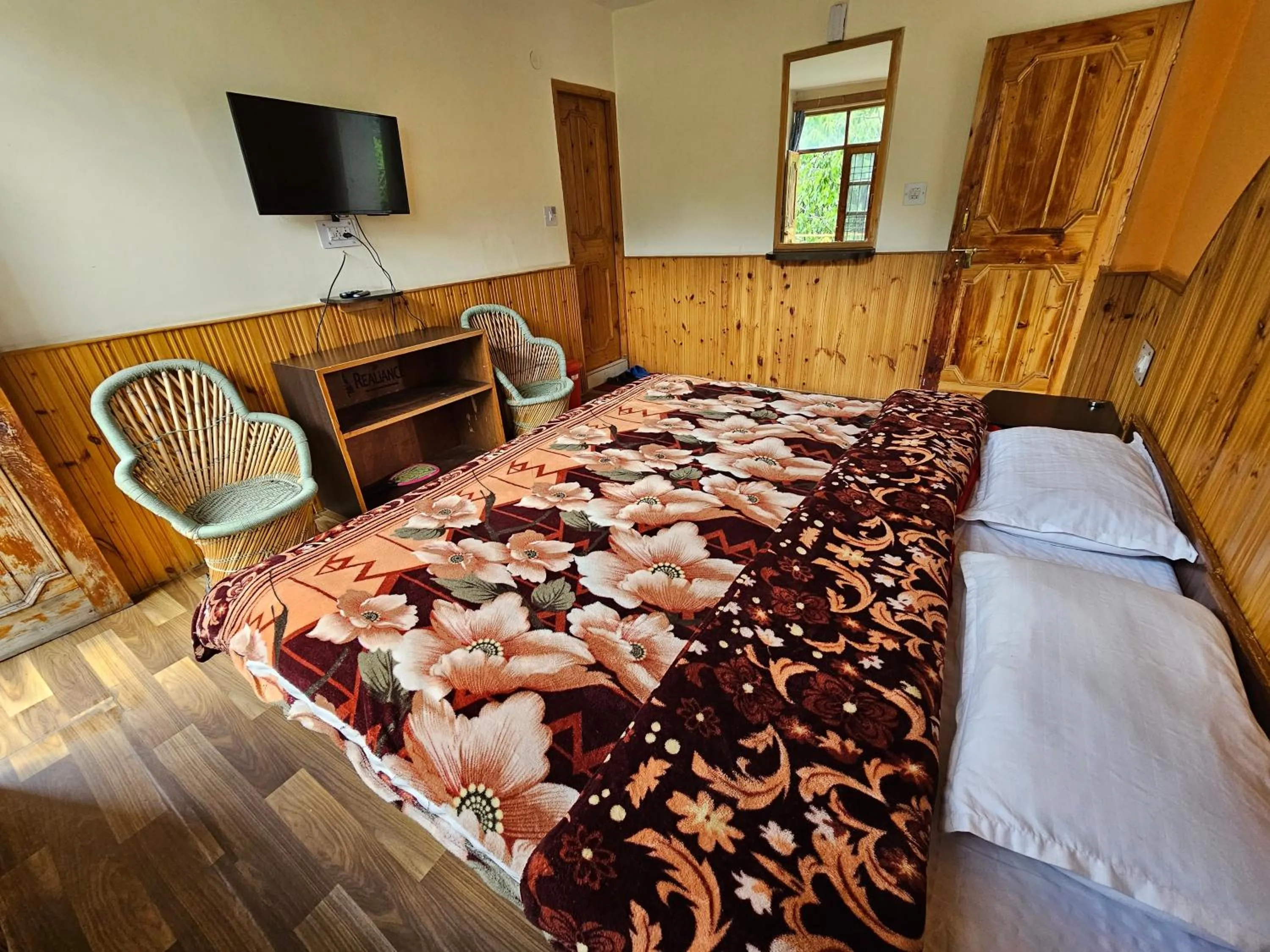 Deluxe Double Room with Balcony in Orchards House - The Hidden Tribe