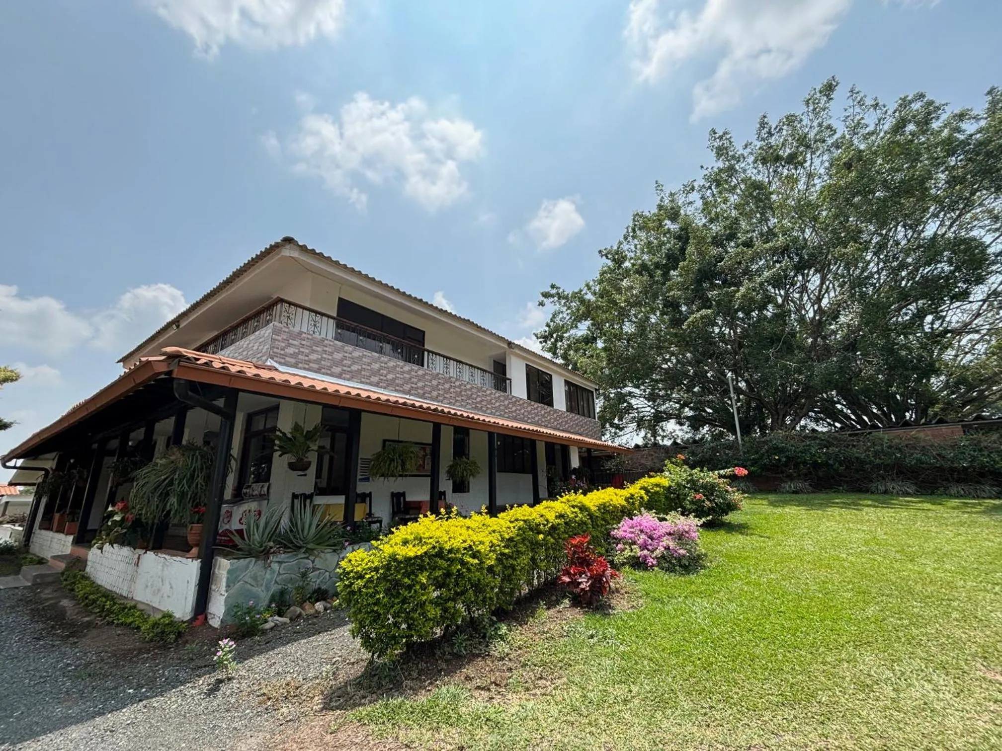 Hotel Campestre Cerritos Plaza