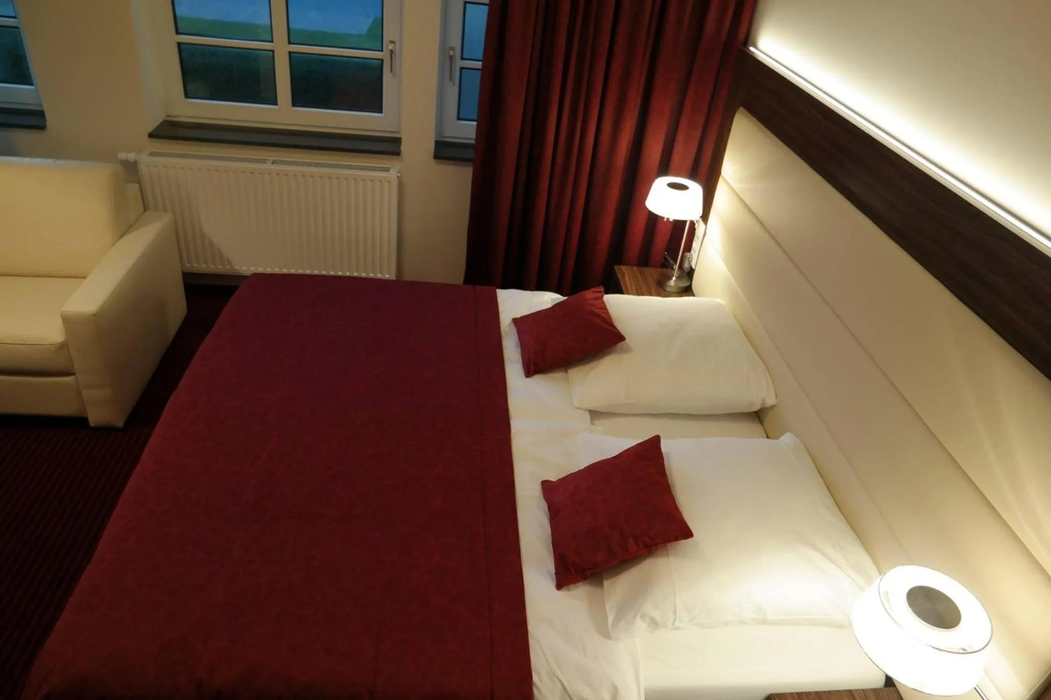 Photo of the whole room, Bed in Hotel Restaurant Zum Hollengrund