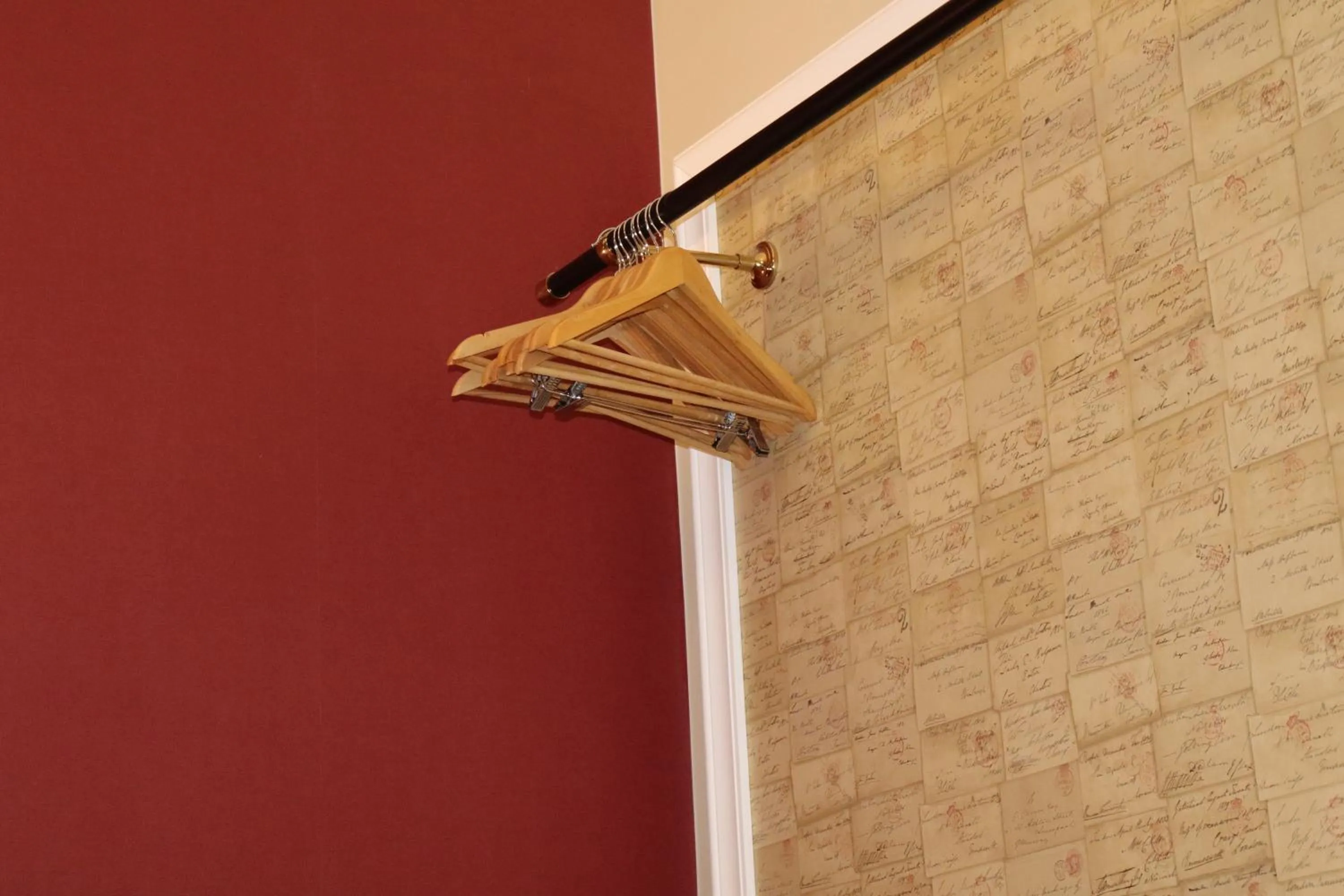 wardrobe in Residenza Roma Imperiale