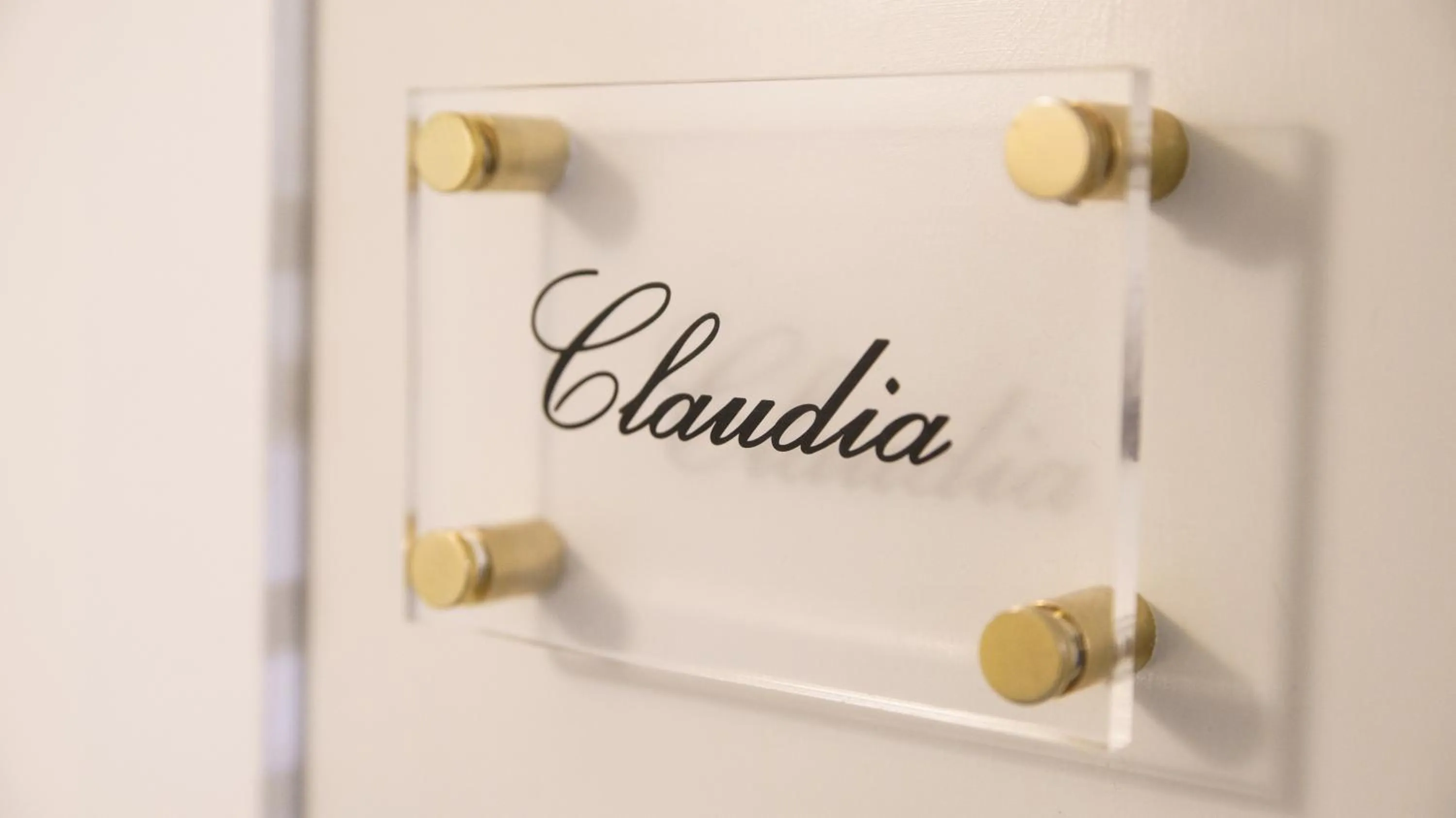 Logo/Certificate/Sign in Residenza Roma Imperiale