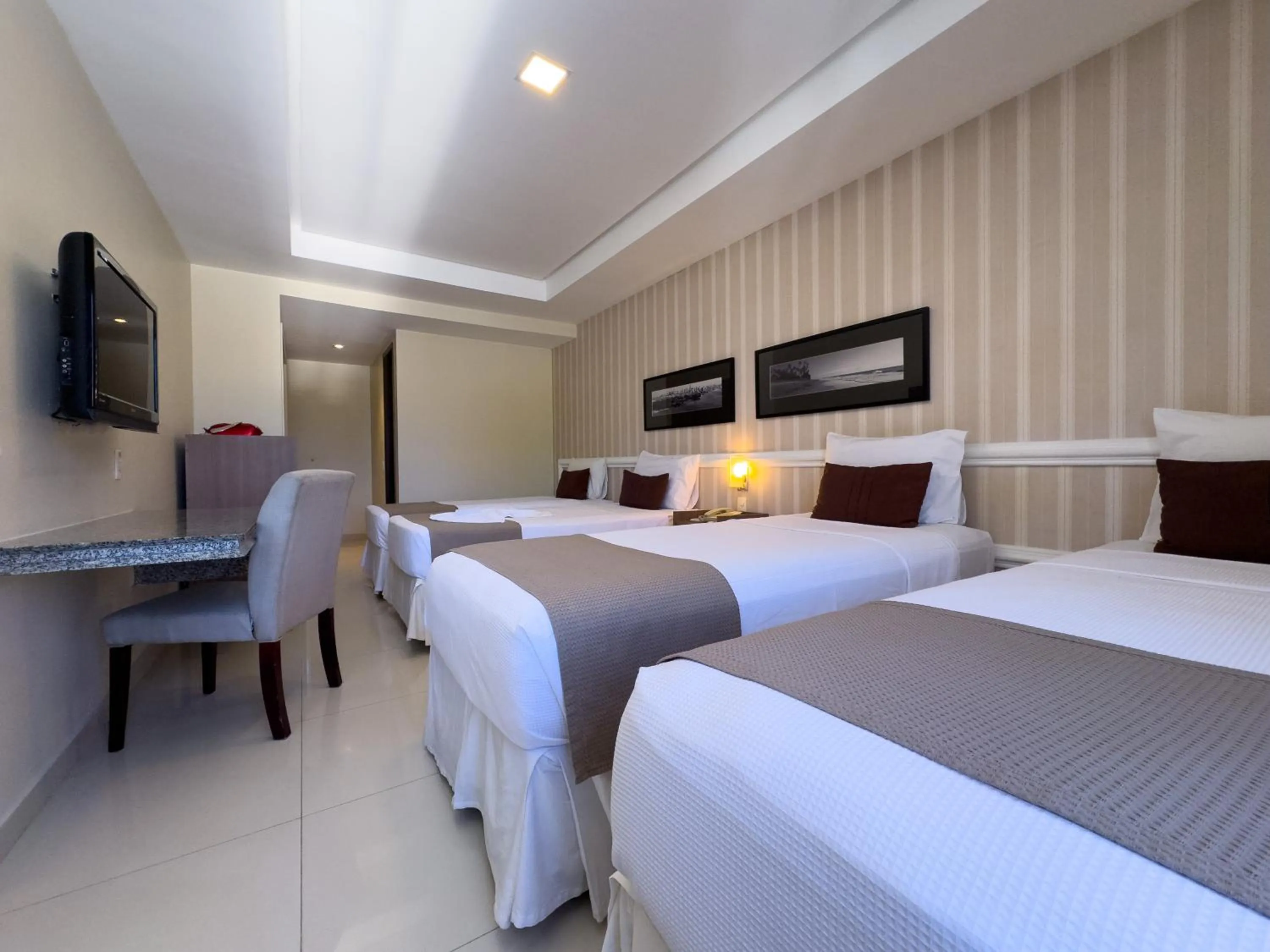 Bed in Arituba Park Hotel