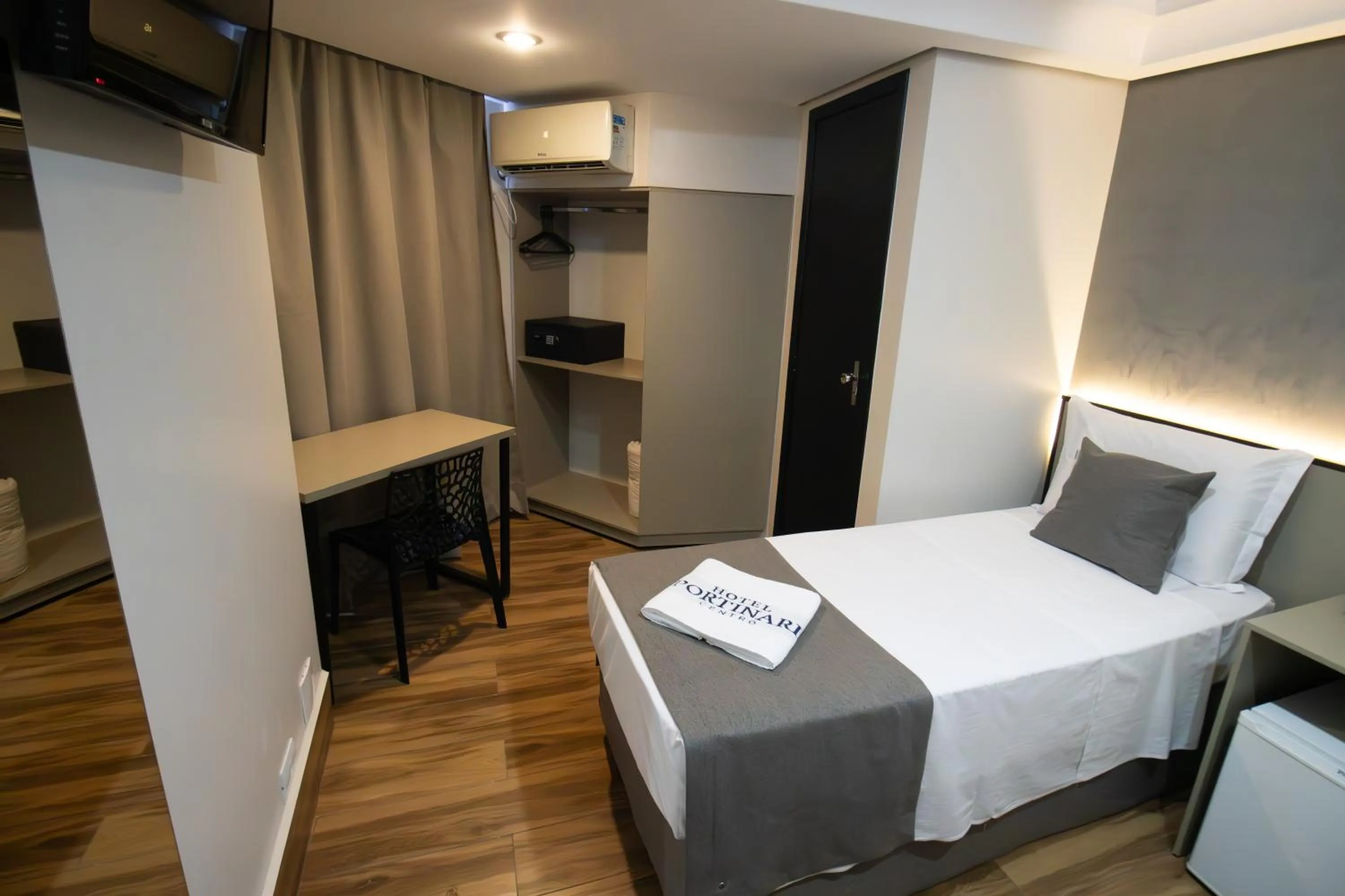 Photo of the whole room, Bed in Hotel Portinari Centro