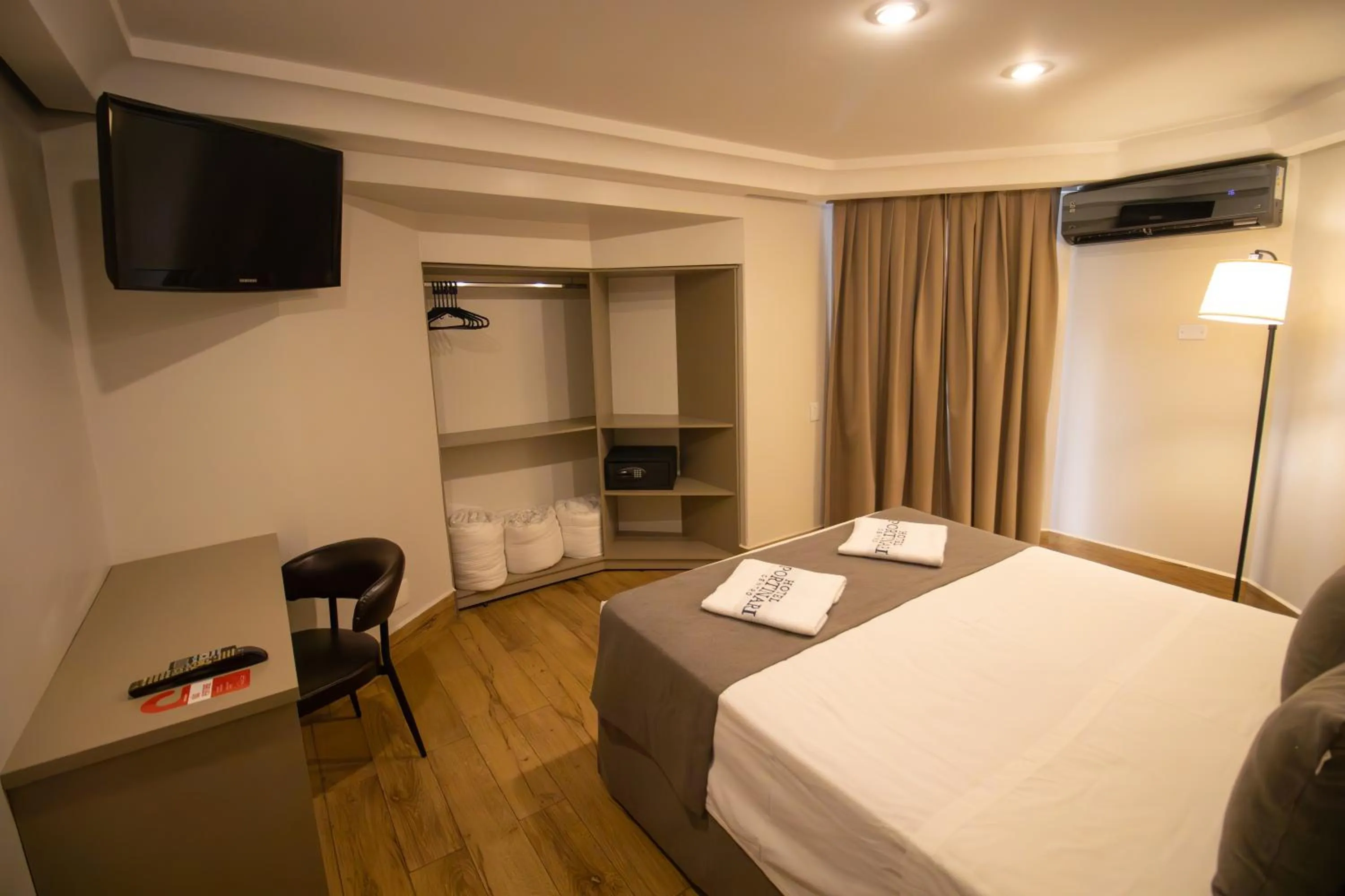 Photo of the whole room, Bed in Hotel Portinari Centro