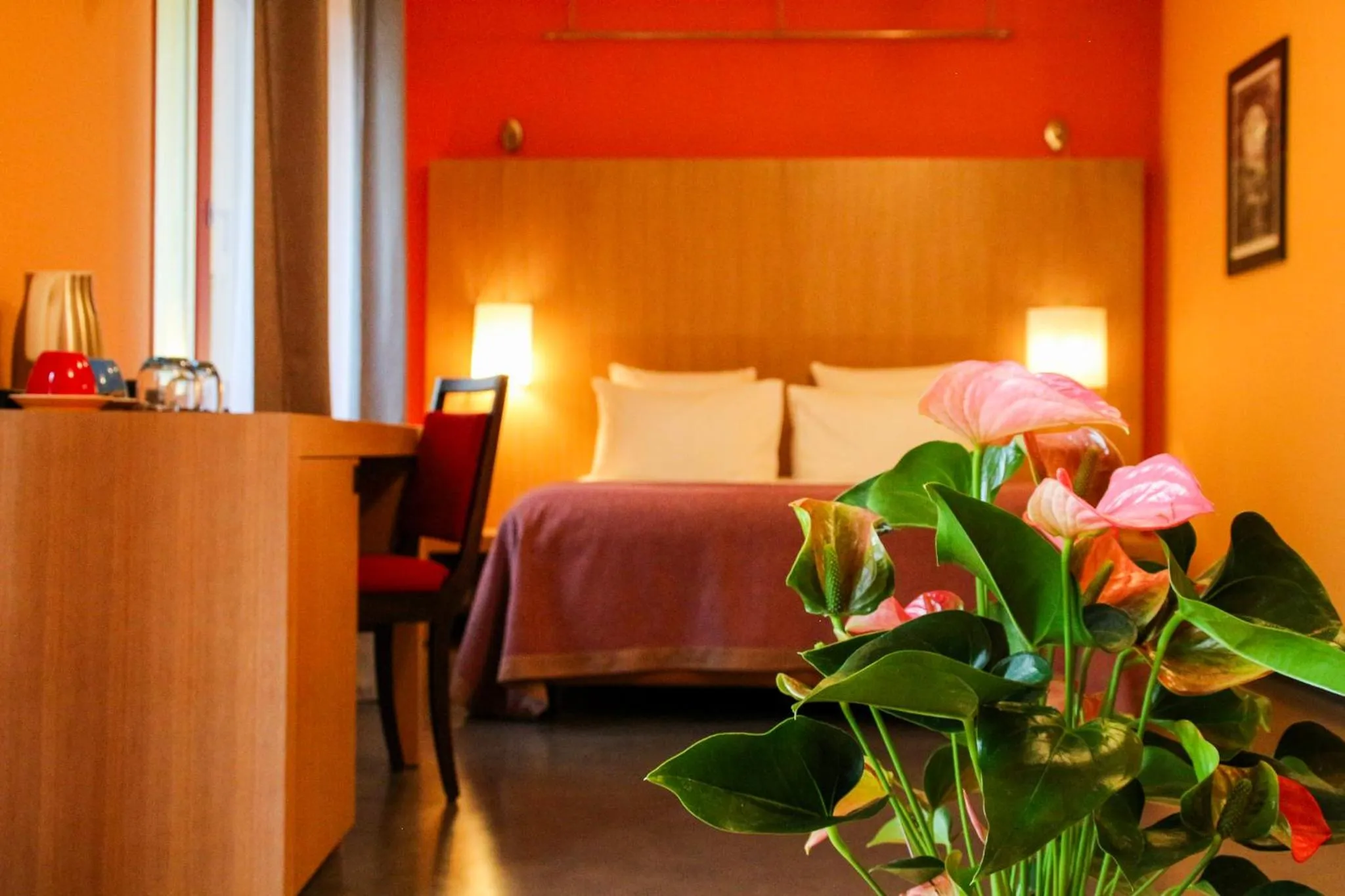 Photo of the whole room, Bed in Hôtel La Riviera Victoria