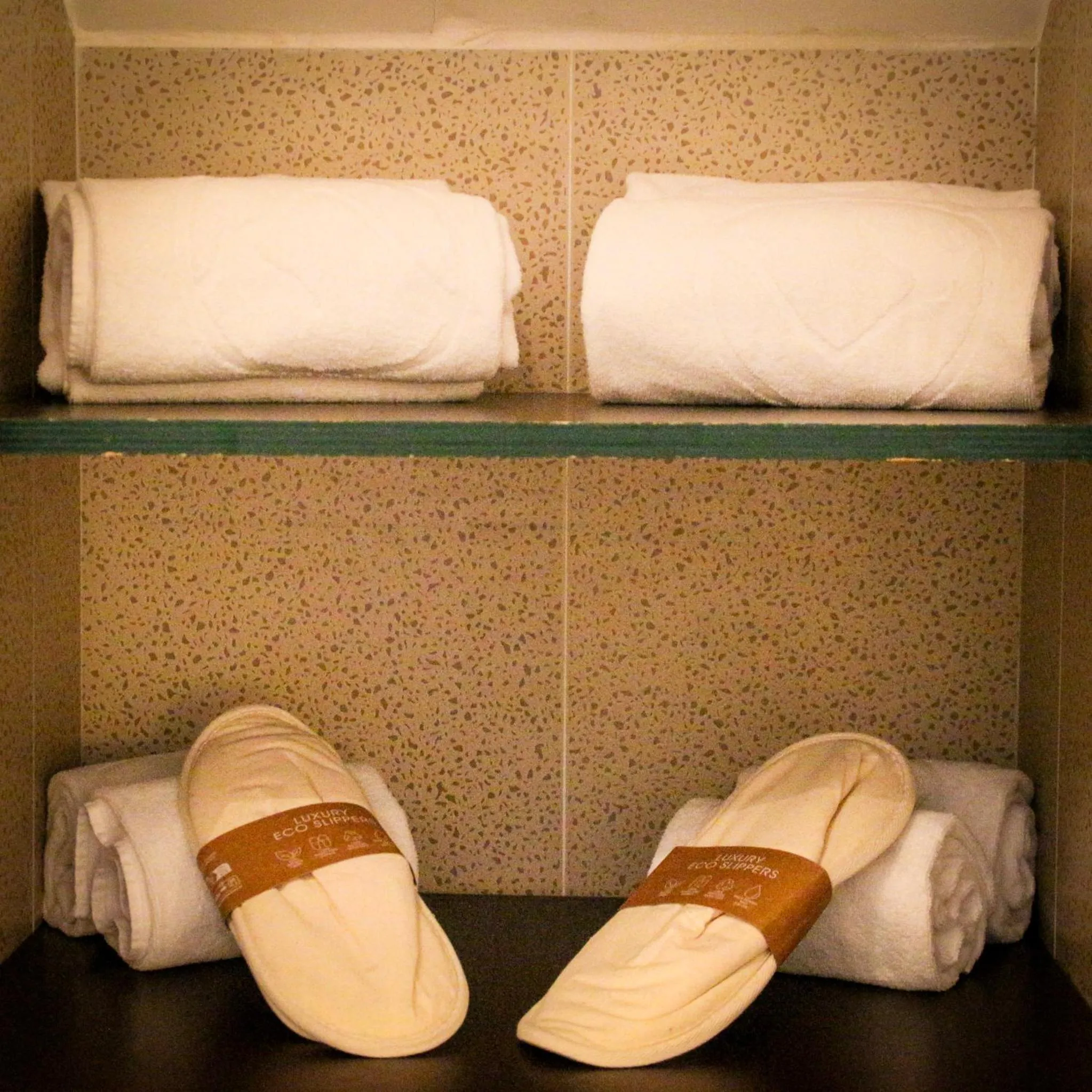 towels in Hôtel La Riviera Victoria