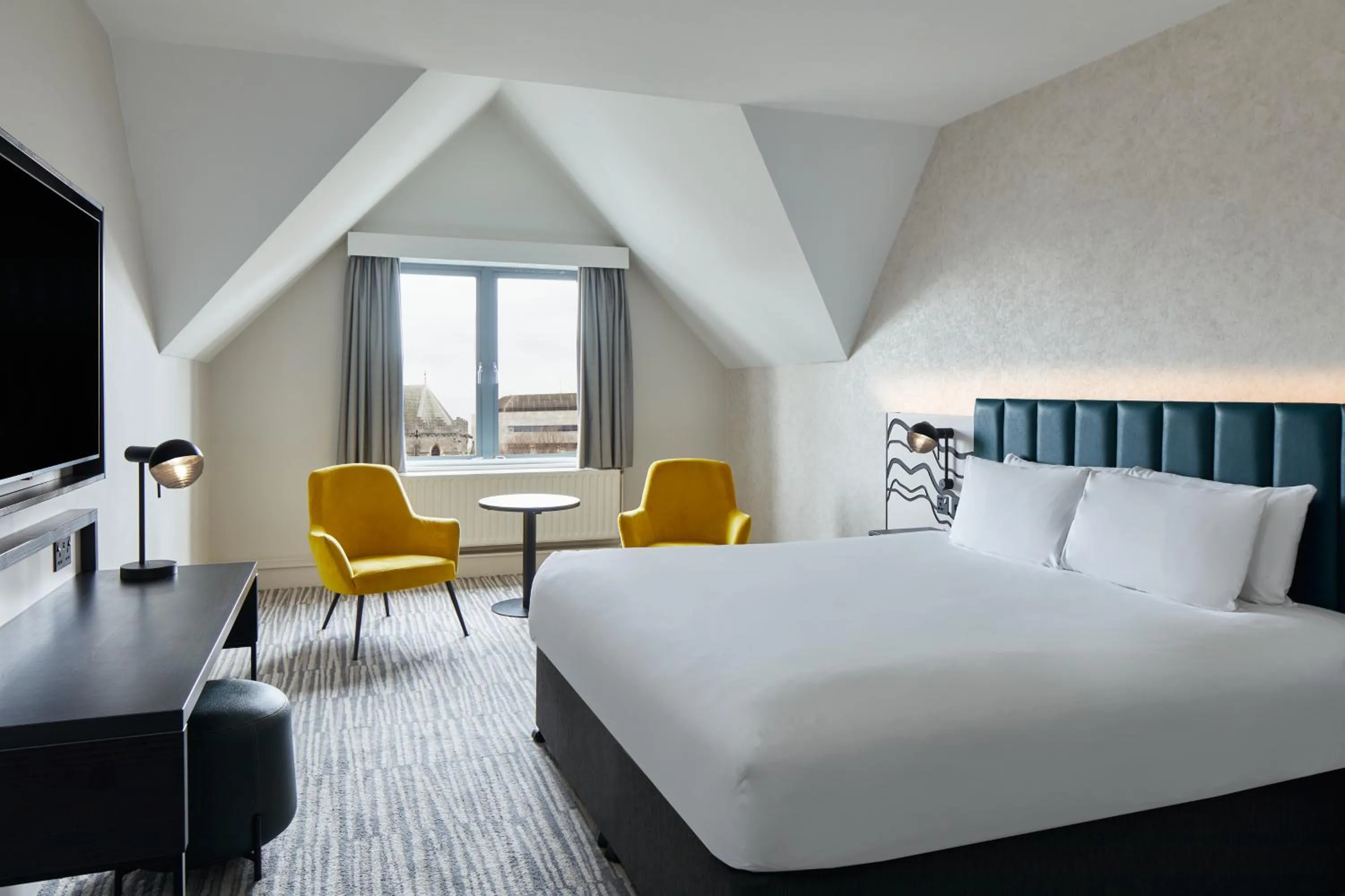 Bedroom, Bed in Leonardo Hotel Dublin Christchurch