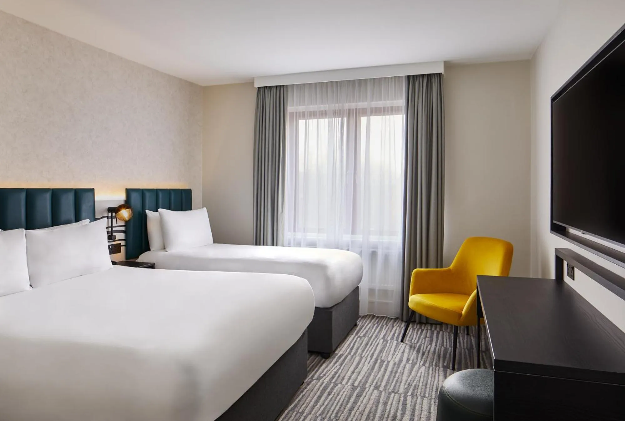 Bed in Leonardo Hotel Dublin Christchurch