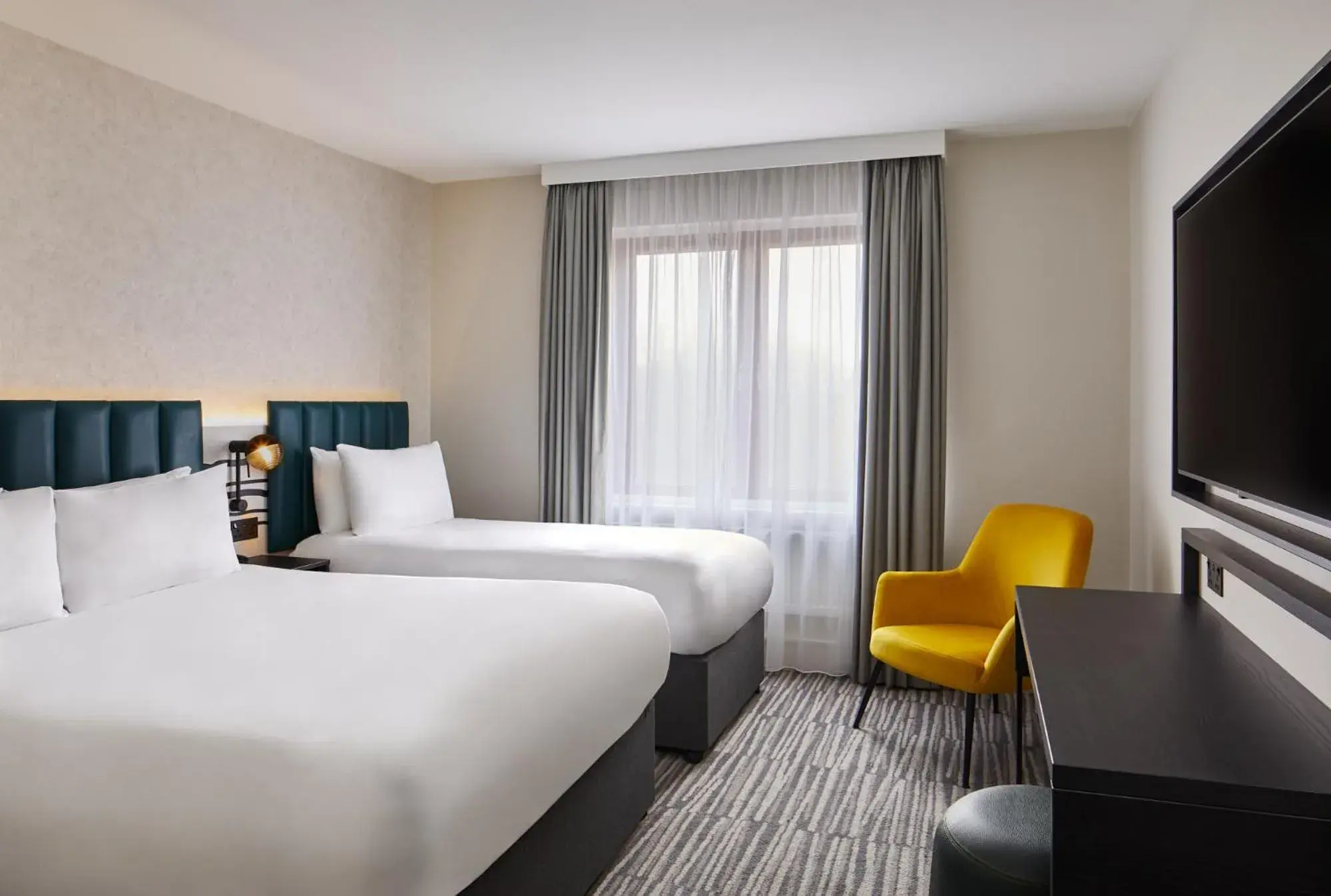 Standard Triple Room in Leonardo Hotel Dublin Christchurch Standard Triple Room in Leonardo Hotel Dublin Christchurch