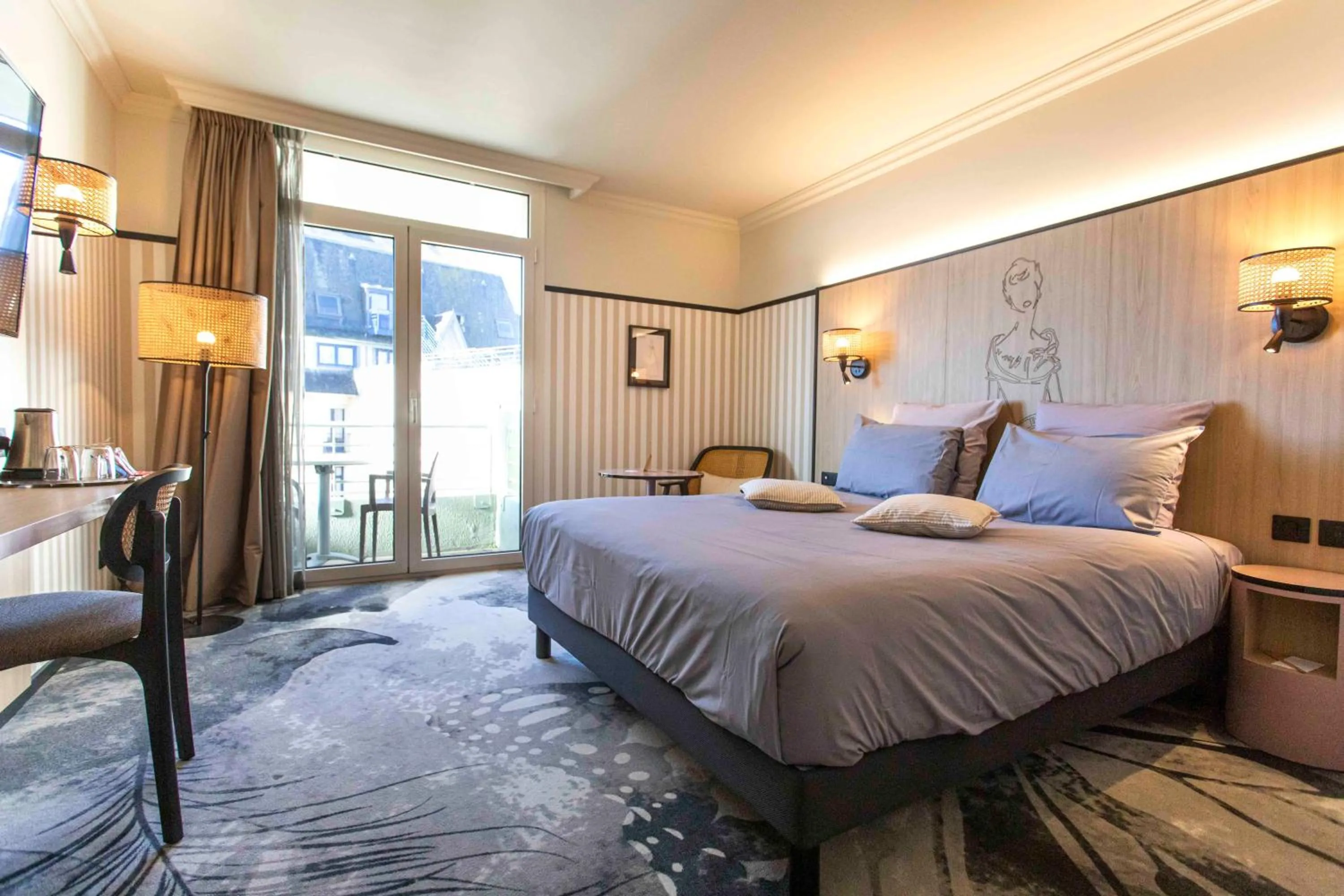 Bed in Mercure Granville Le Grand Large