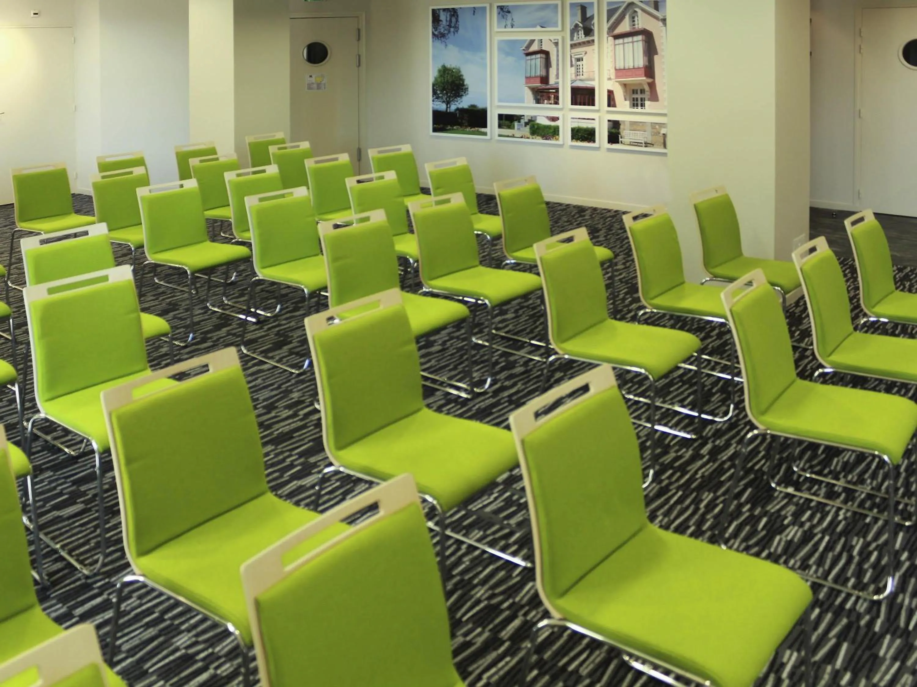 Meeting/conference room in Mercure Granville Le Grand Large