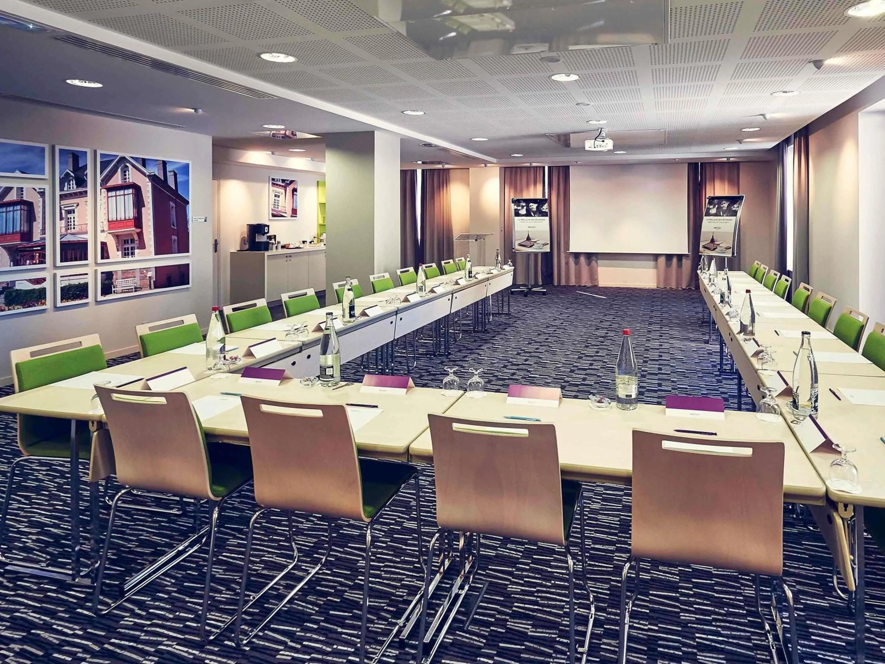 Meeting/conference room in Mercure Granville Le Grand Large