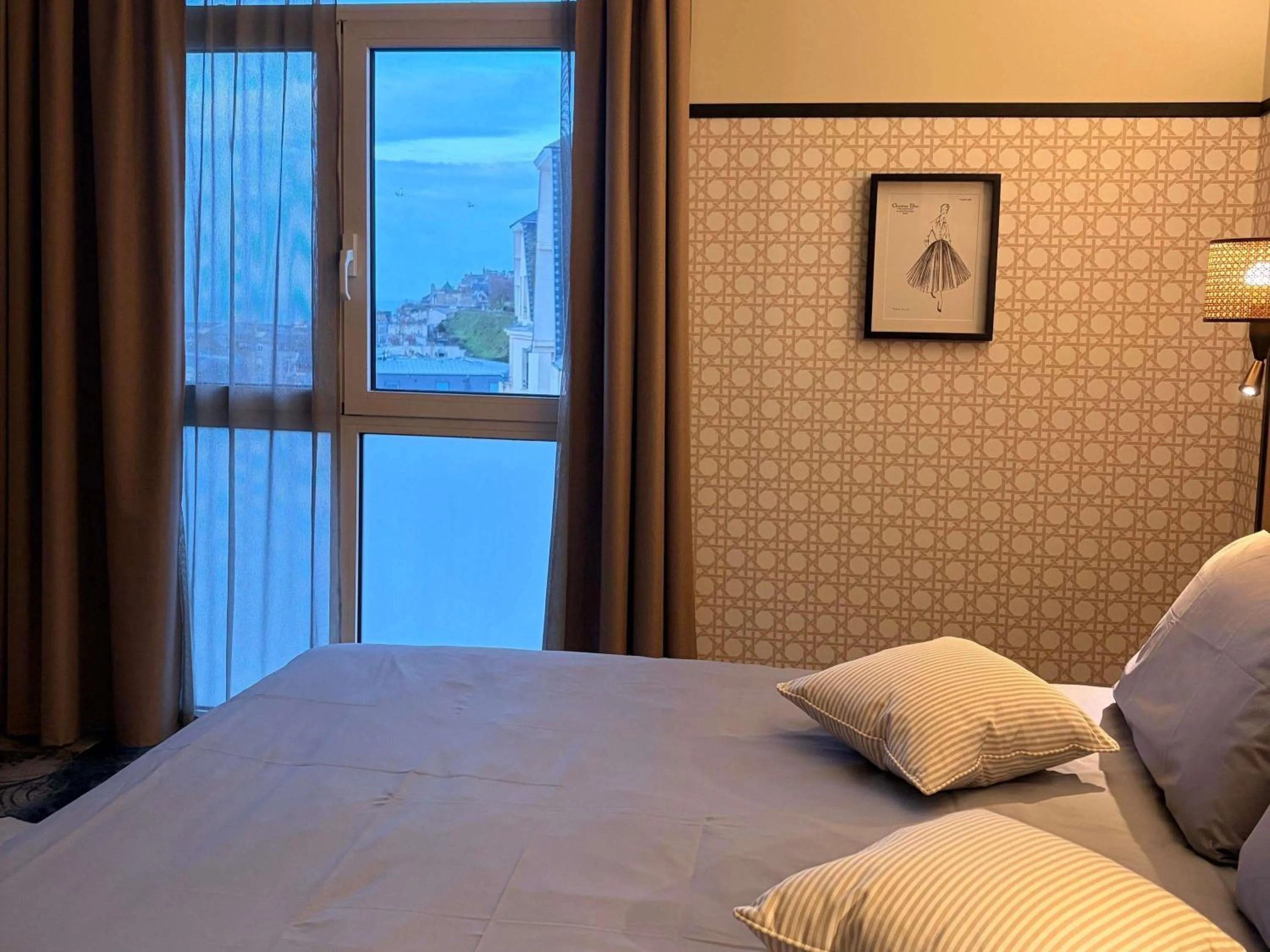 Bedroom, Bed in Mercure Granville Le Grand Large